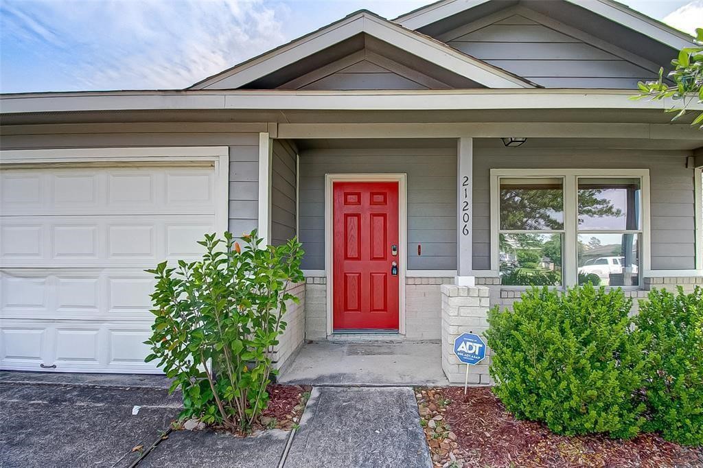 21206 Wortham Oaks Drive Property Photo 2