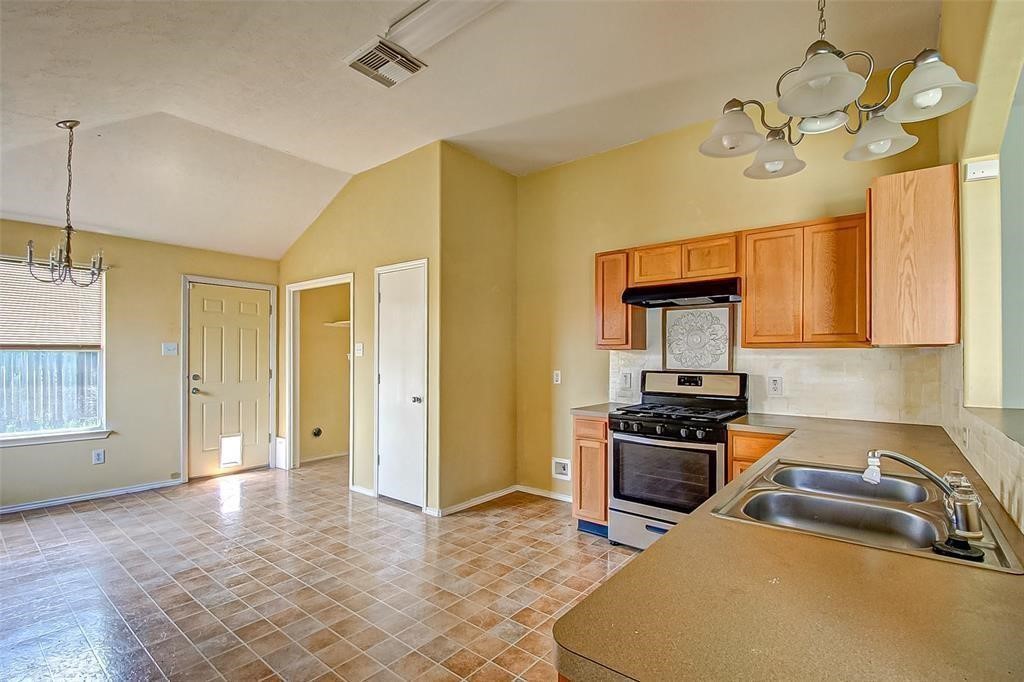 21206 Wortham Oaks Drive Property Photo 6