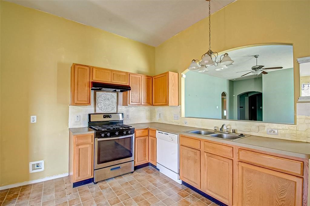 21206 Wortham Oaks Drive Property Photo 7