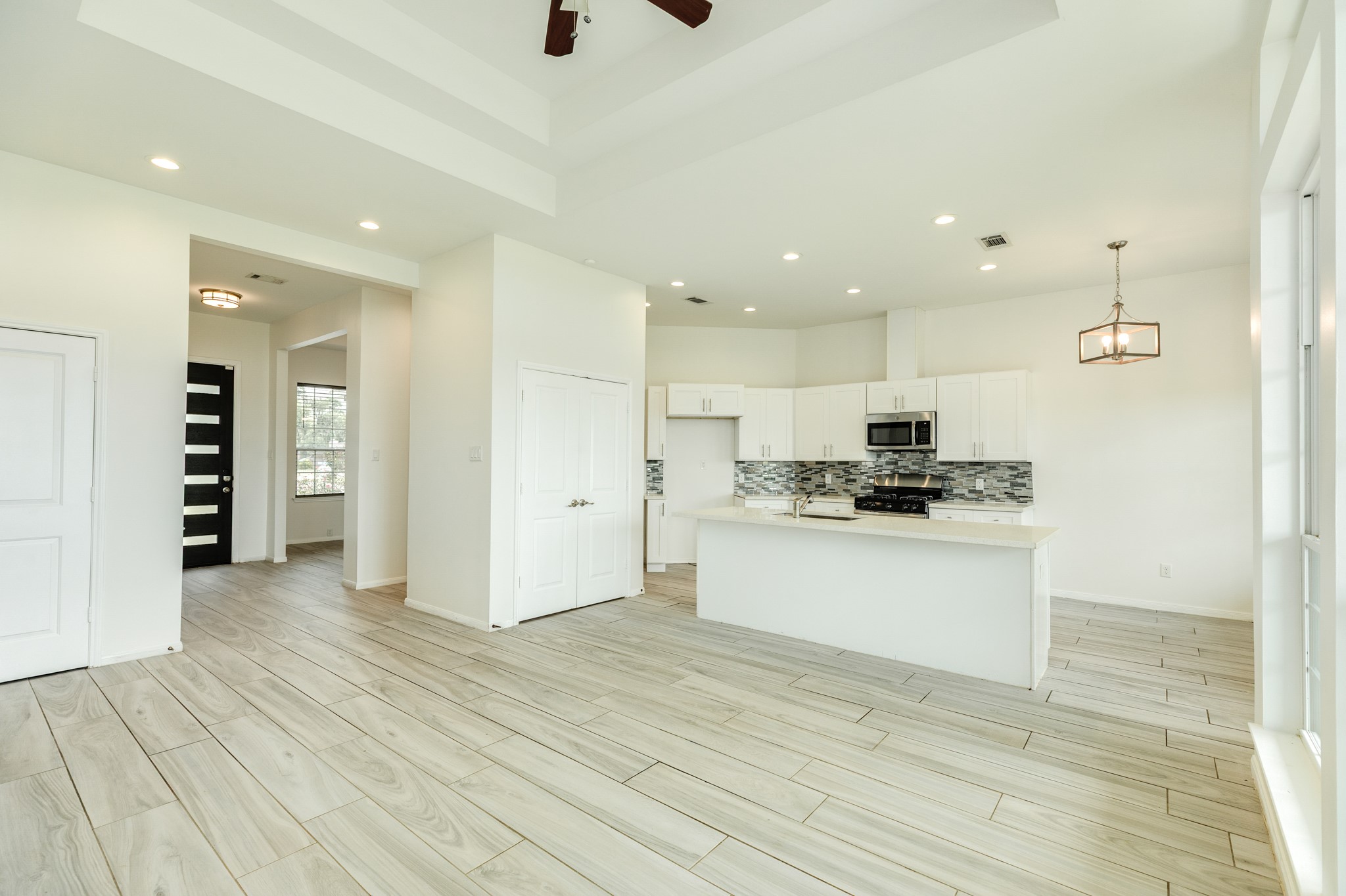 2040 Twin Lakes Boulevard Property Photo 6
