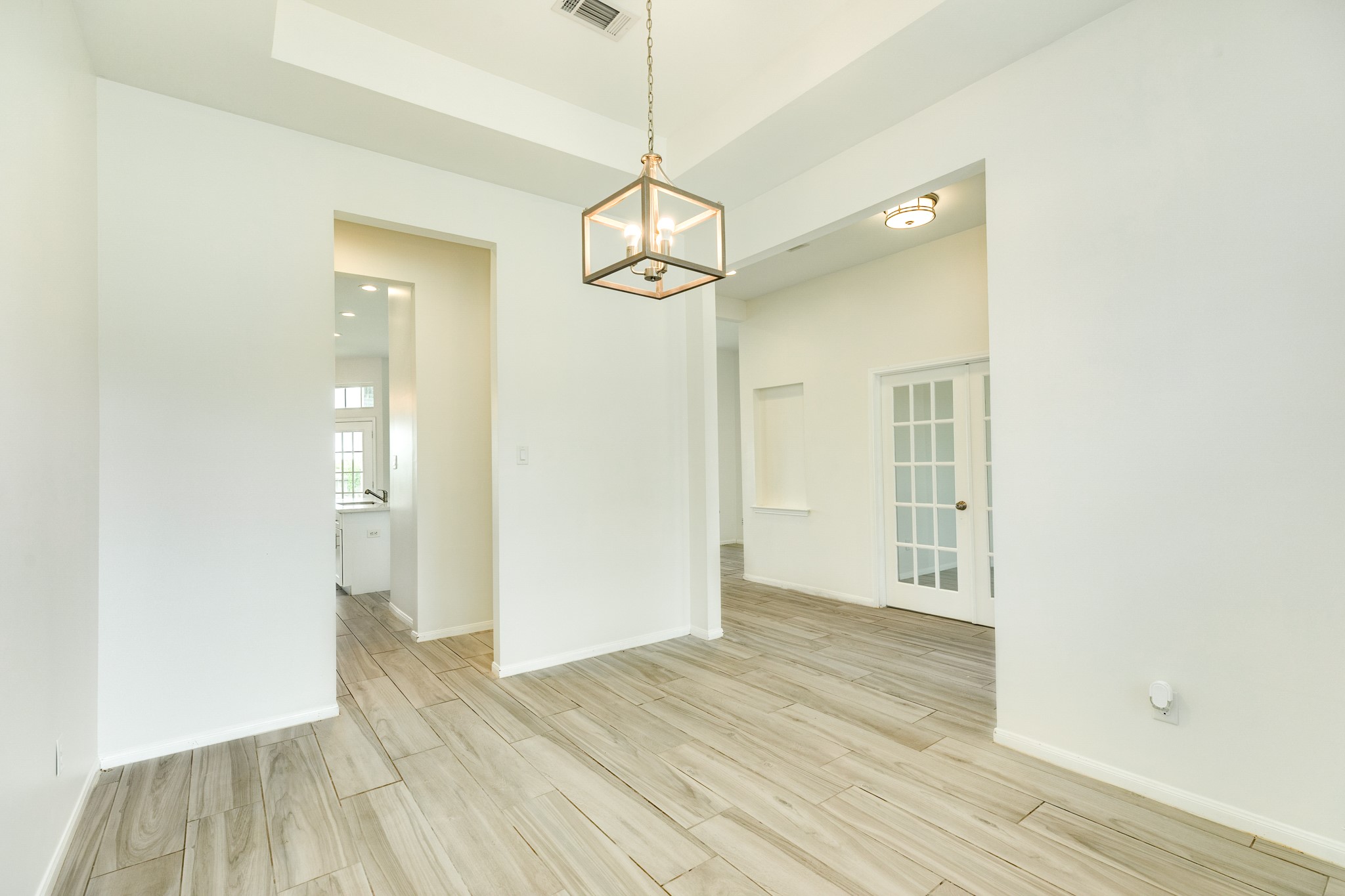 2040 Twin Lakes Boulevard Property Photo 11