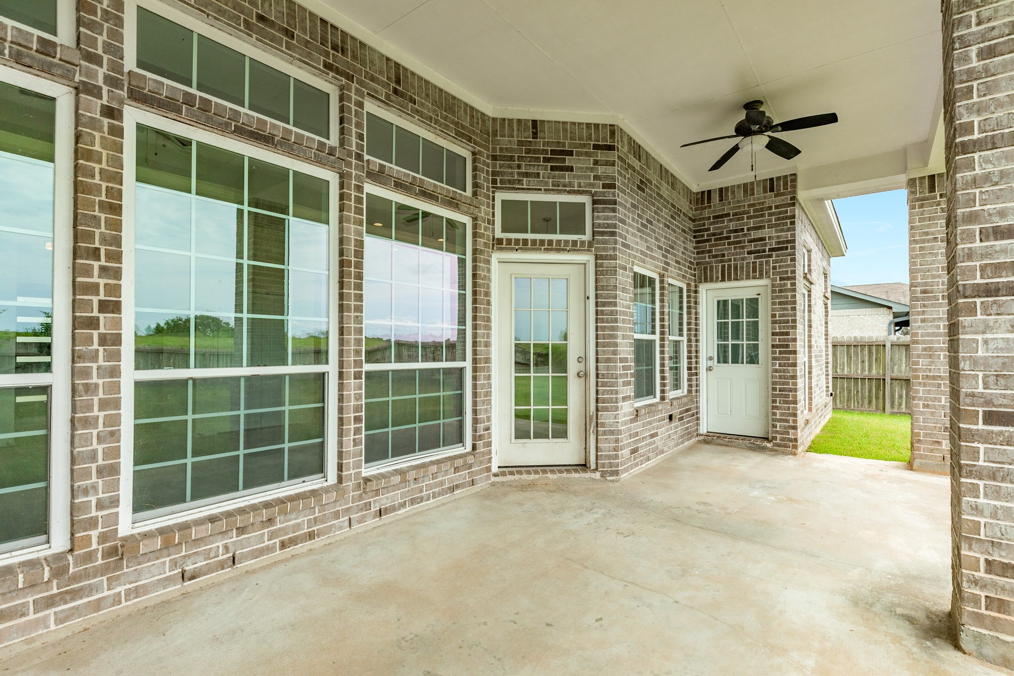 2040 Twin Lakes Boulevard Property Photo 23