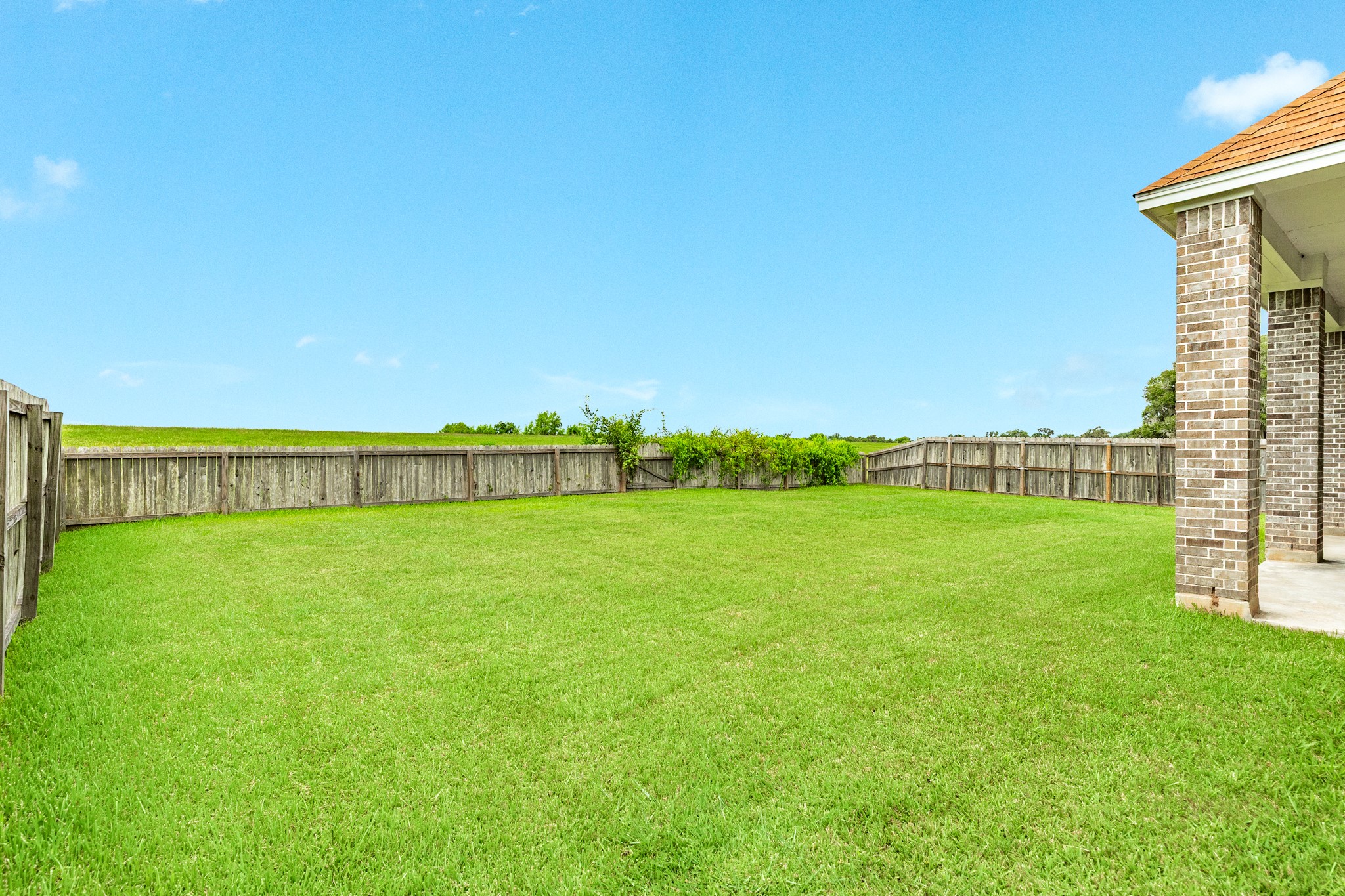 2040 Twin Lakes Boulevard Property Photo 26