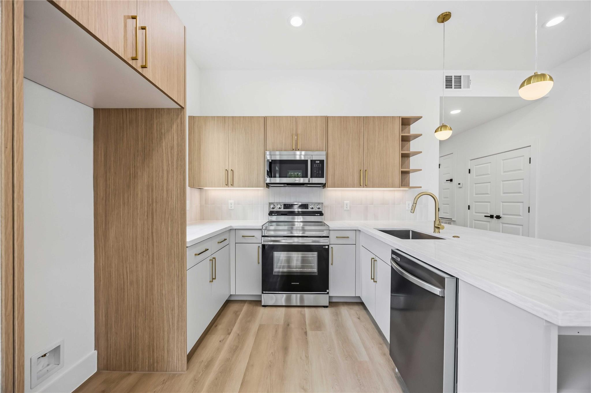 428 Calloway Street A Property Photo 7