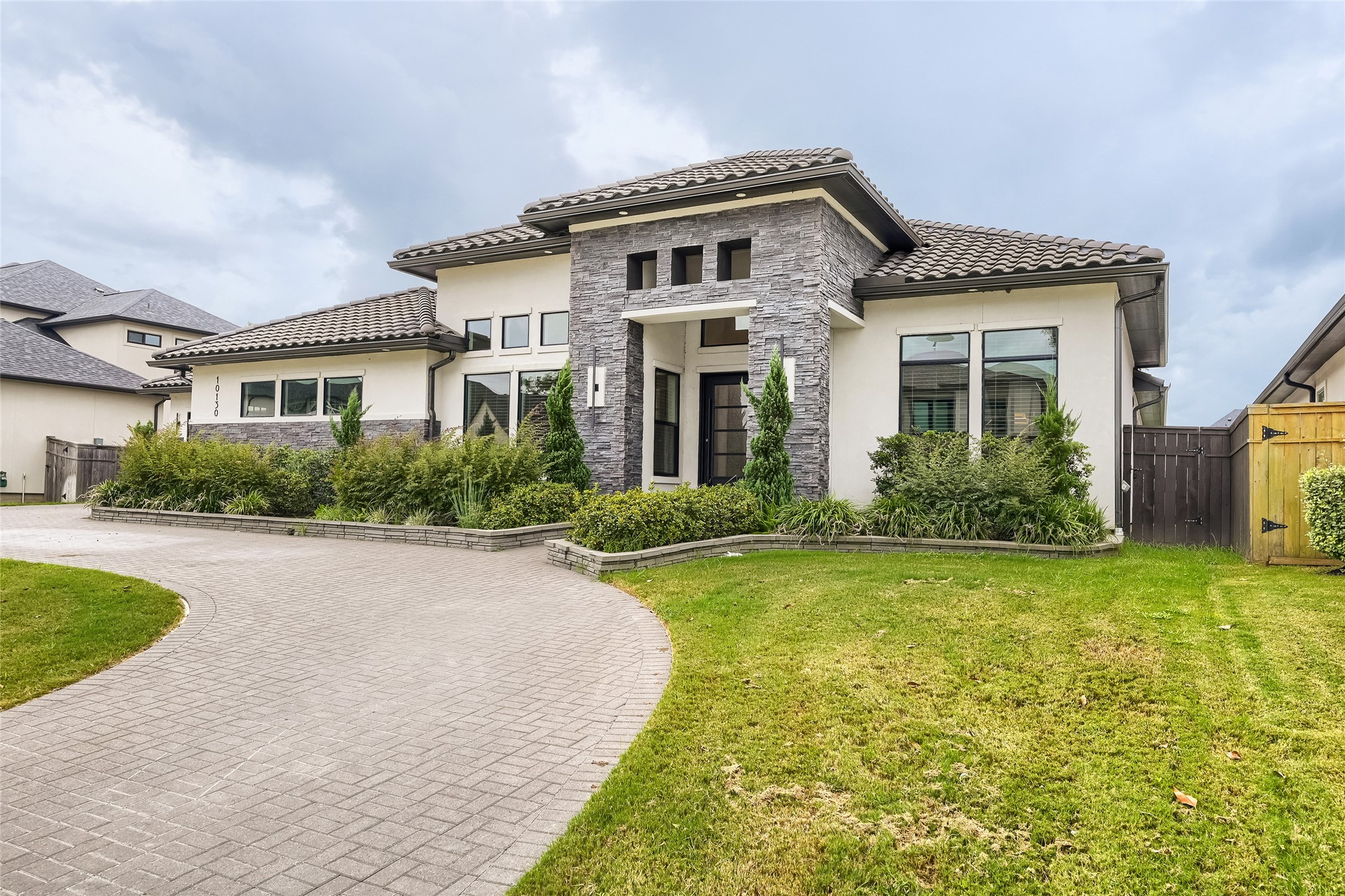 10130 Regatta Shore Drive Property Photo 1