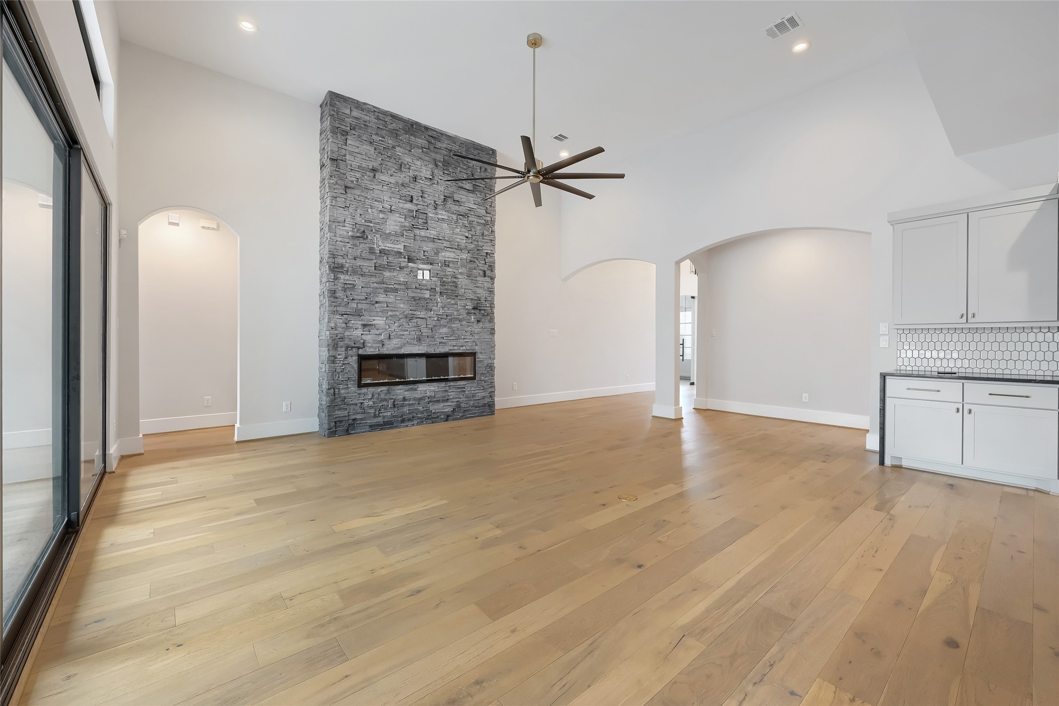 10130 Regatta Shore Drive Property Photo 3