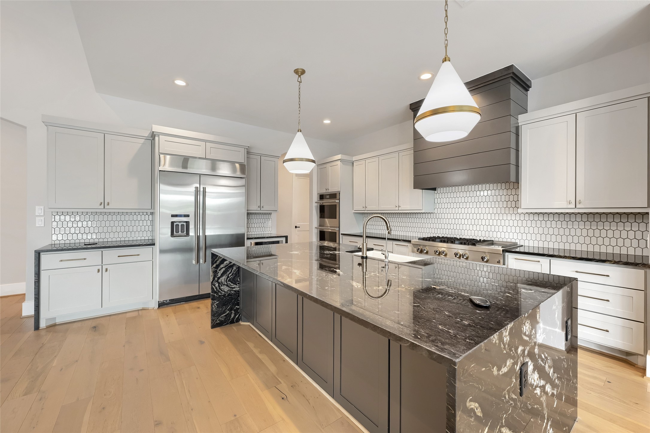 10130 Regatta Shore Drive Property Photo 4