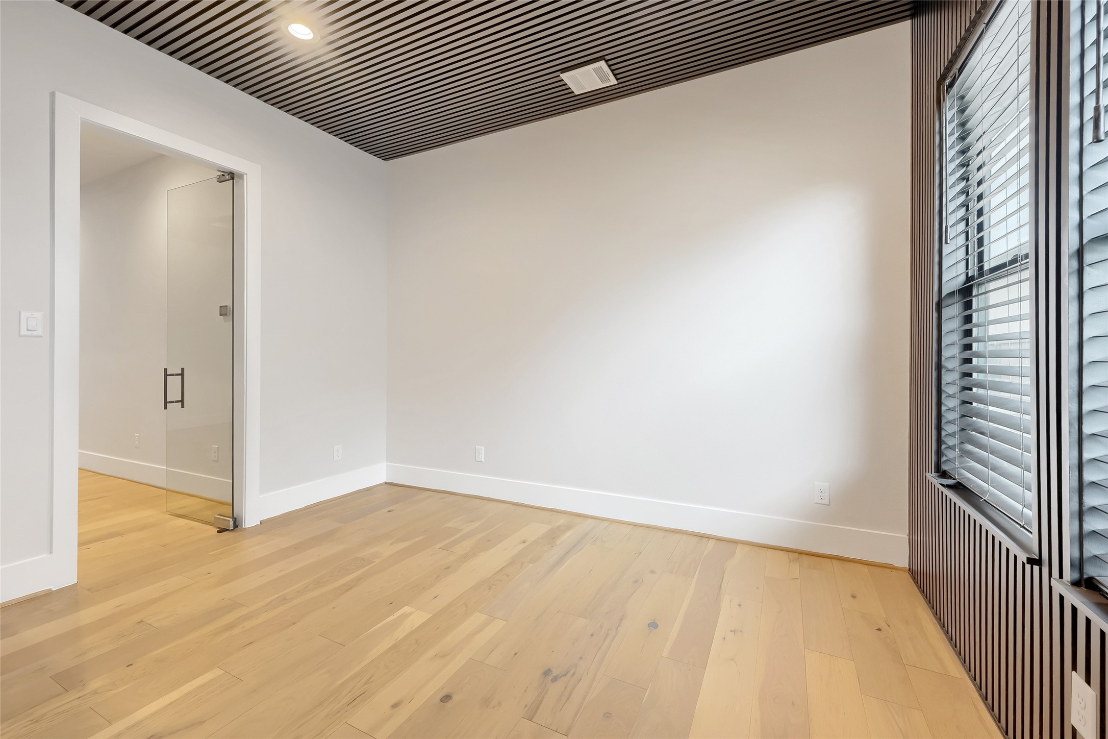 10130 Regatta Shore Drive Property Photo 19