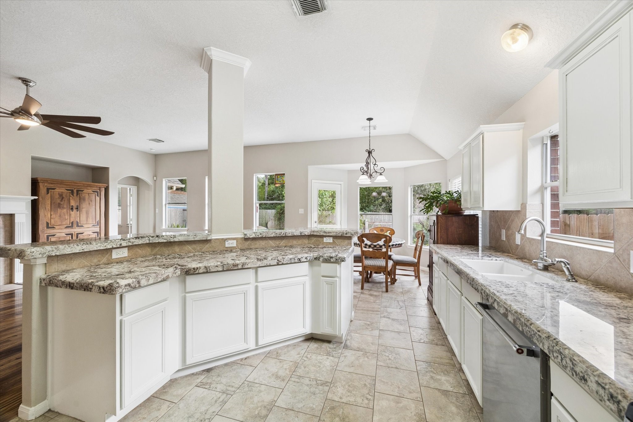 30526 Red Bluff Circle Property Photo 4