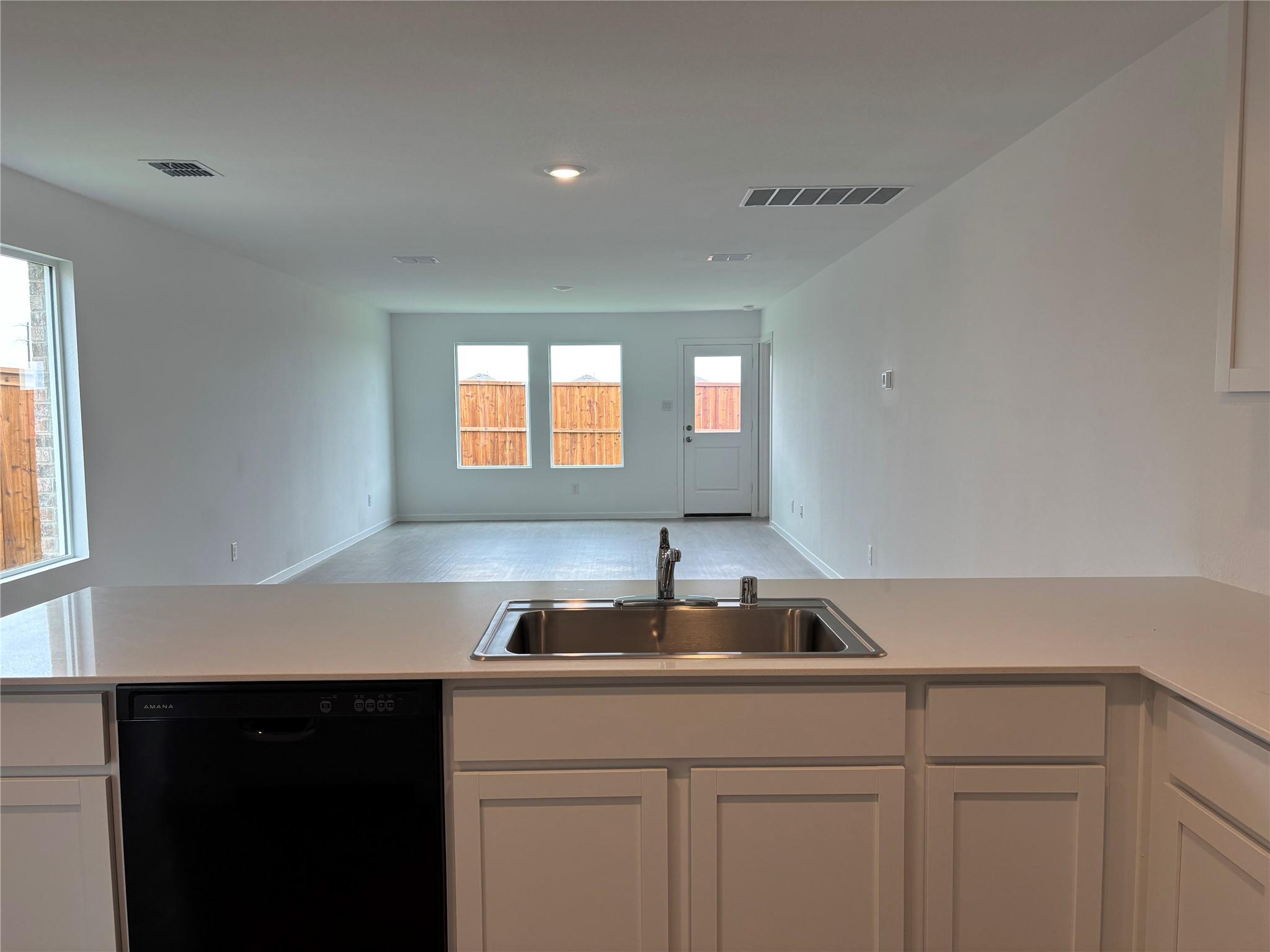 585 Falling Cave Drive, Willis Tx 77378 Property Photo 14