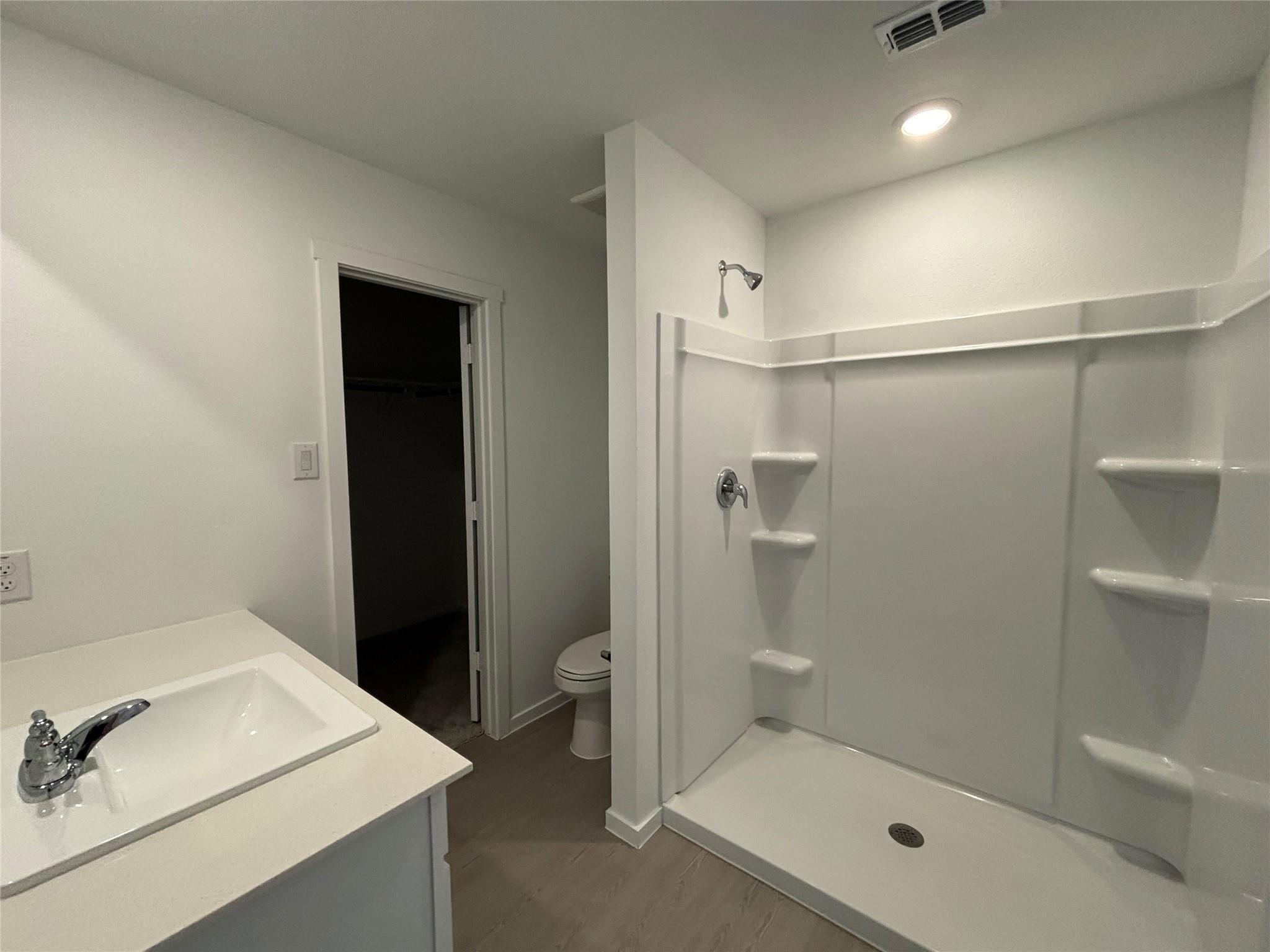 585 Falling Cave Drive, Willis Tx 77378 Property Photo 20