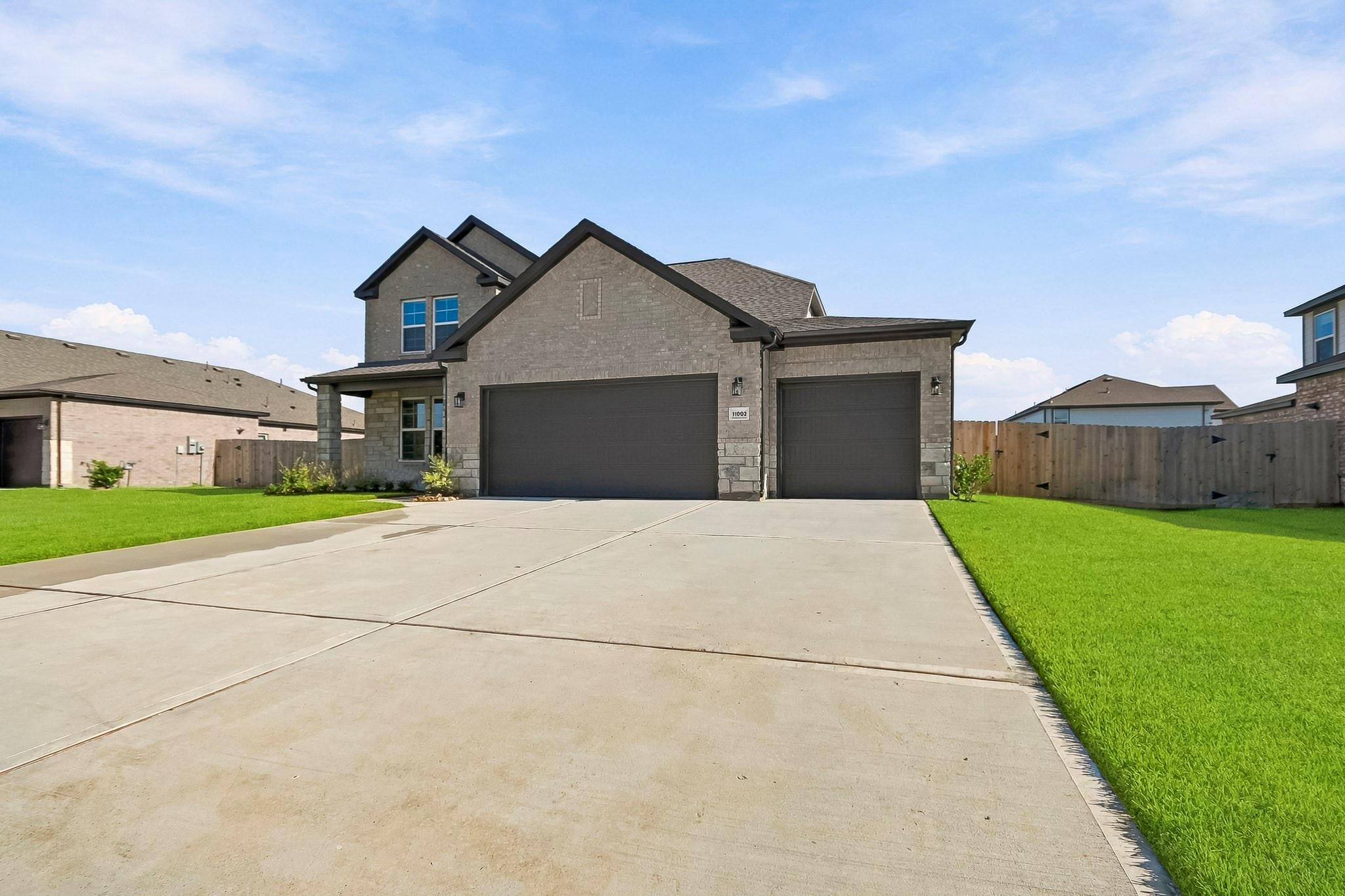 11003 Youngquist Drive, Mont Belvieu Tx 77535 Property Photo 1