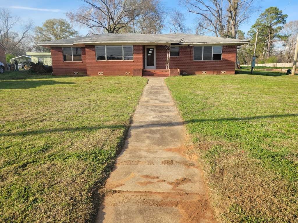 806 E 1st Property Photo