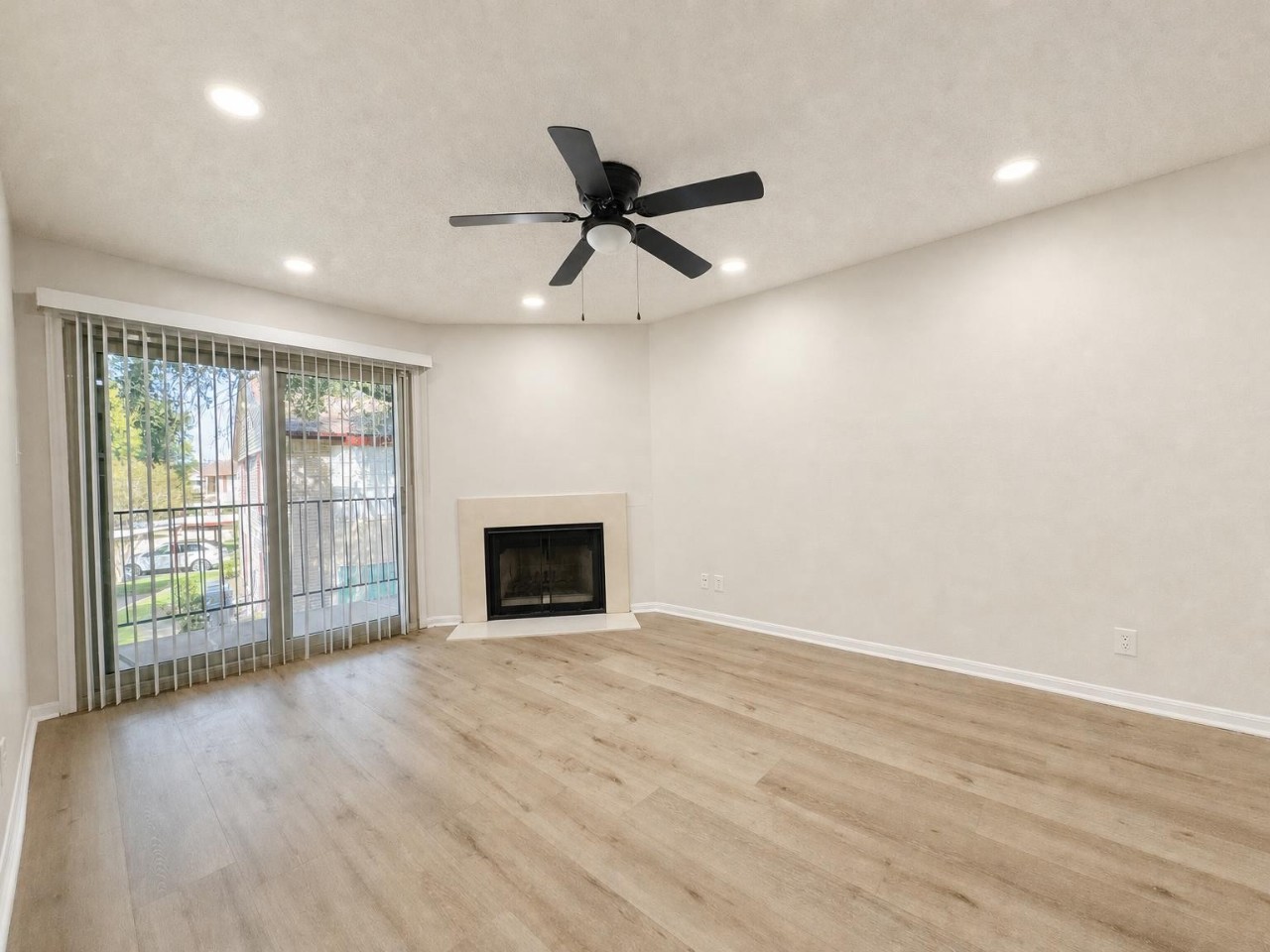 2120 El Paseo Street 2419 Property Photo 4
