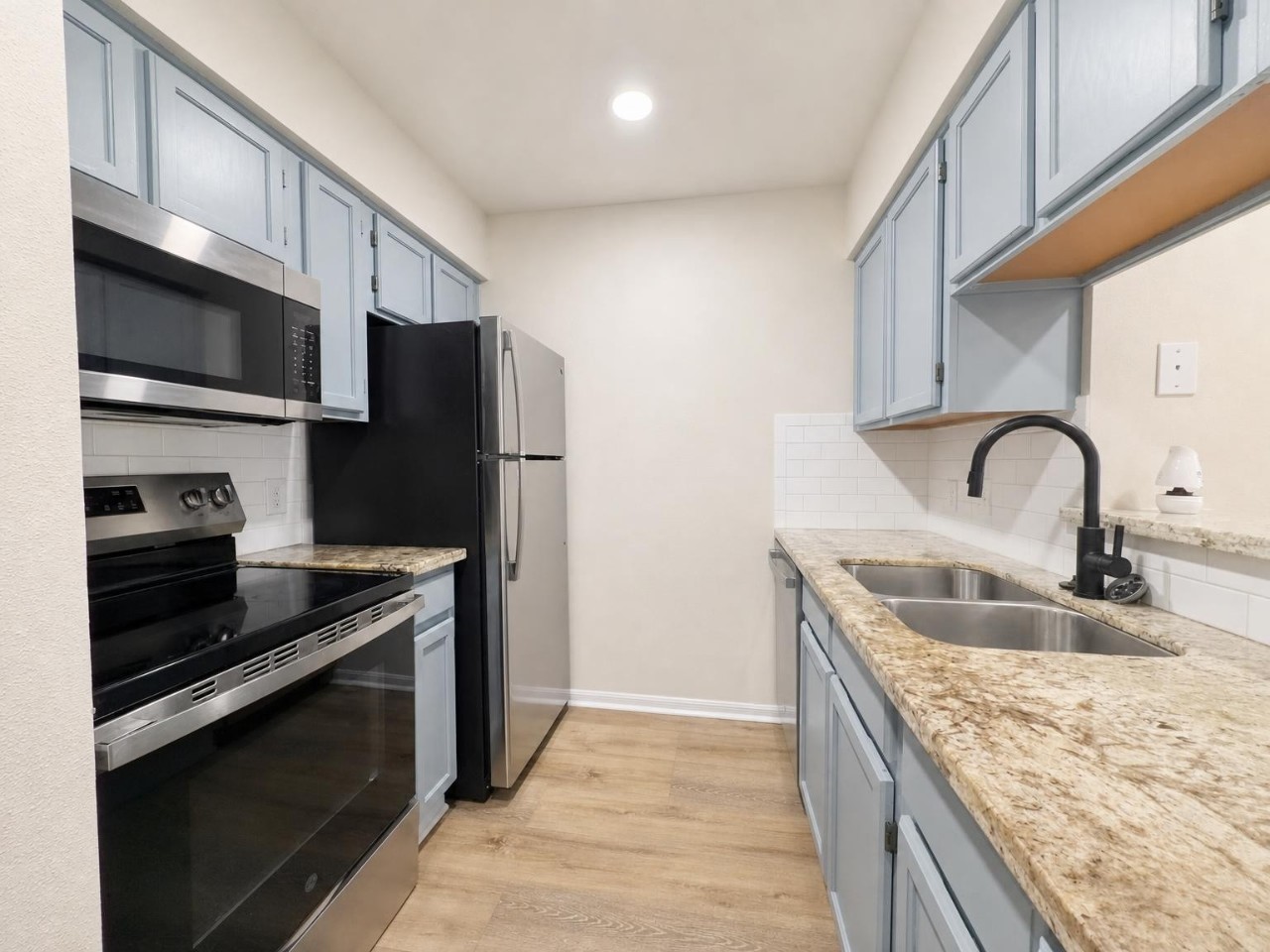 2120 El Paseo Street 2419 Property Photo 6