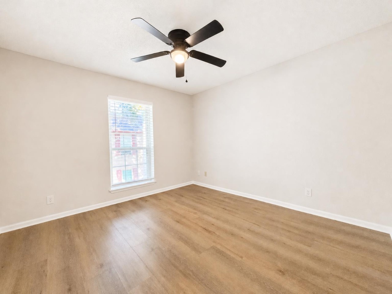 2120 El Paseo Street 2419 Property Photo 9