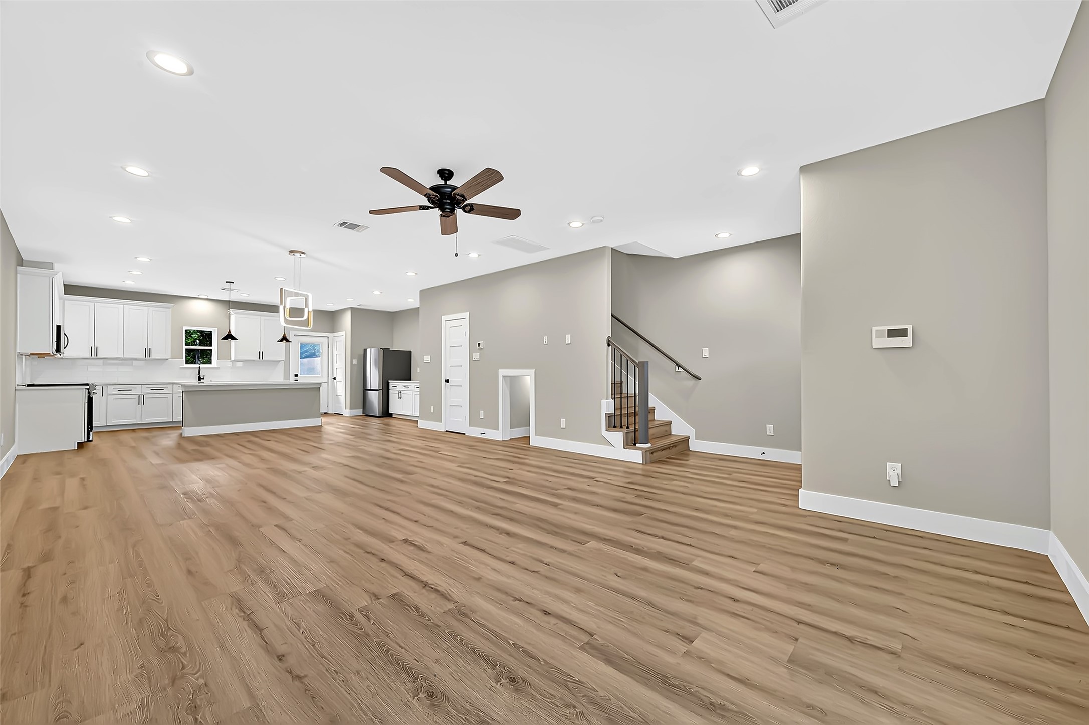 813 Avenue J Place A Property Photo 4