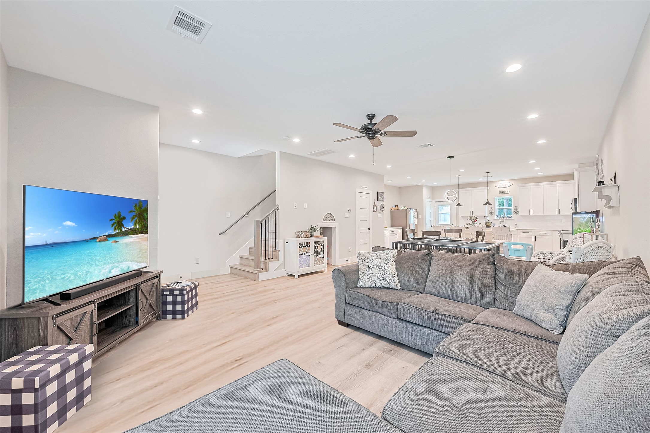 813 Avenue J Place A Property Photo 6