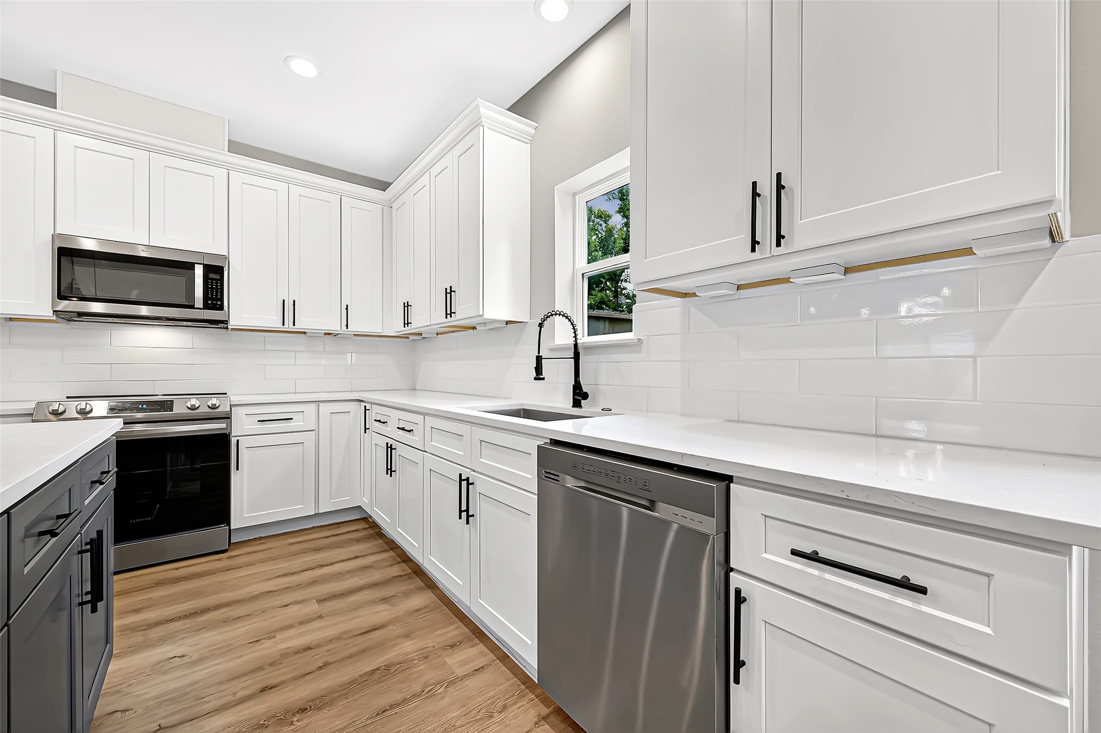 813 Avenue J Place A Property Photo 11