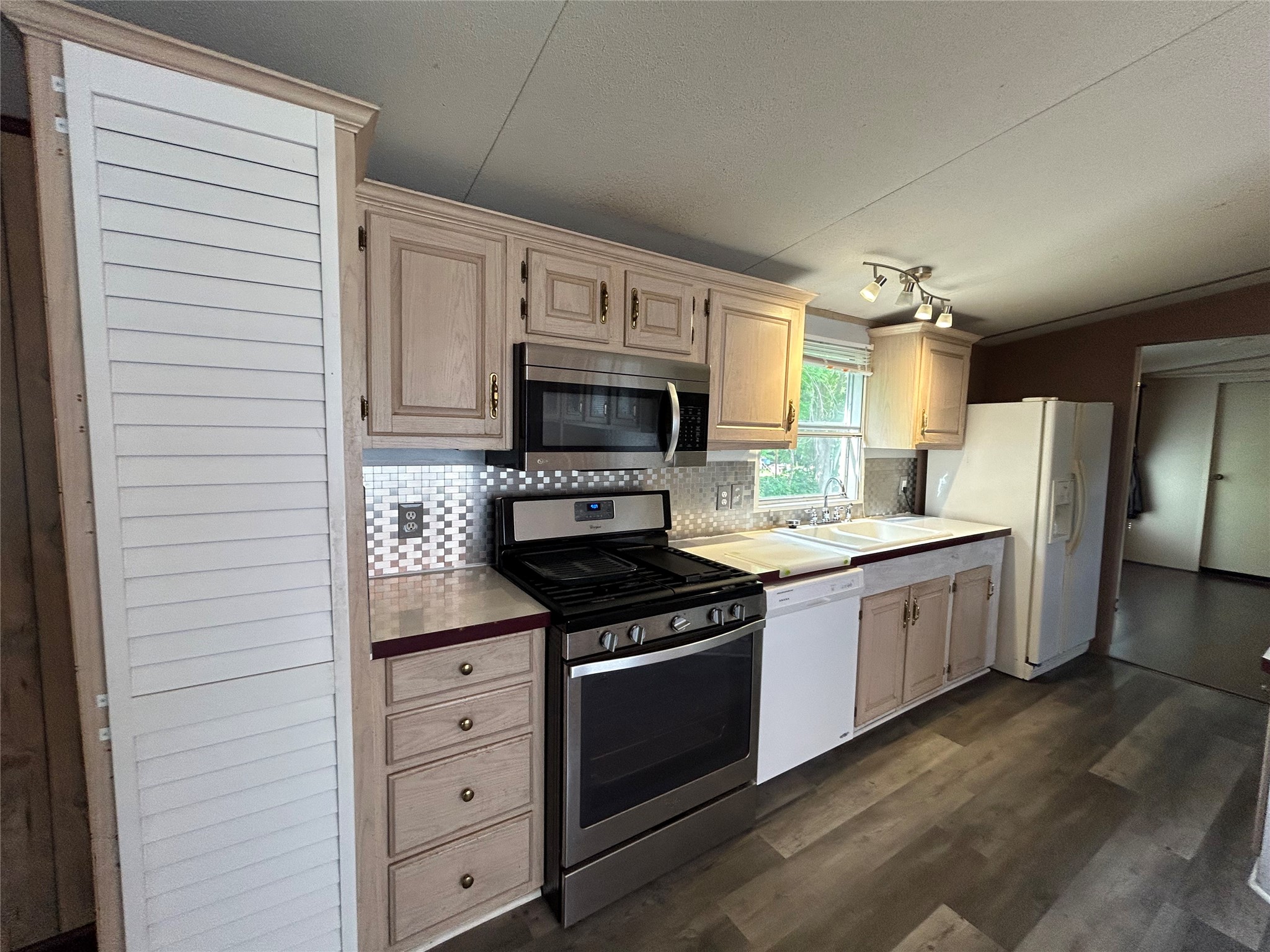 16640 Berry Road Property Photo 4