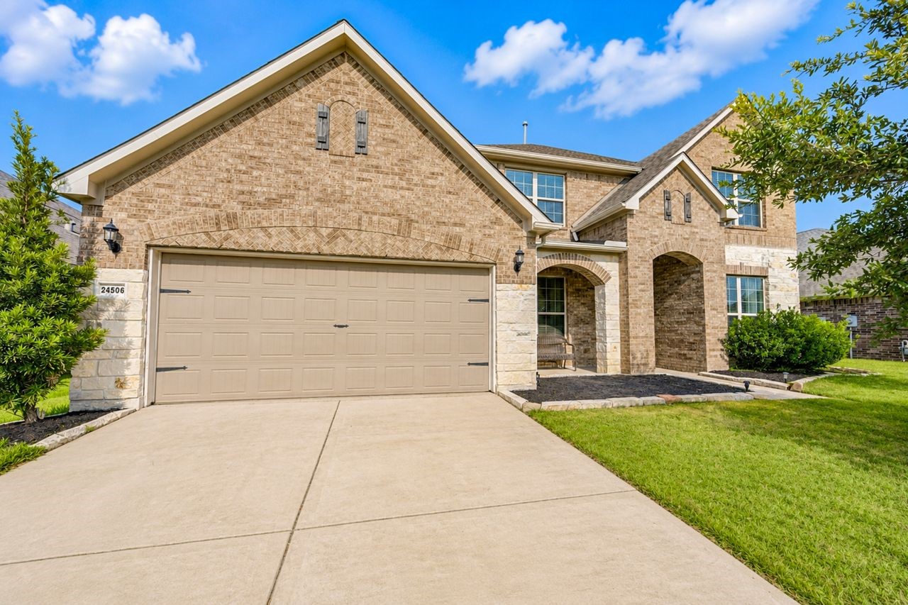 24506 Raven Cliff Falls Drive Property Photo 3