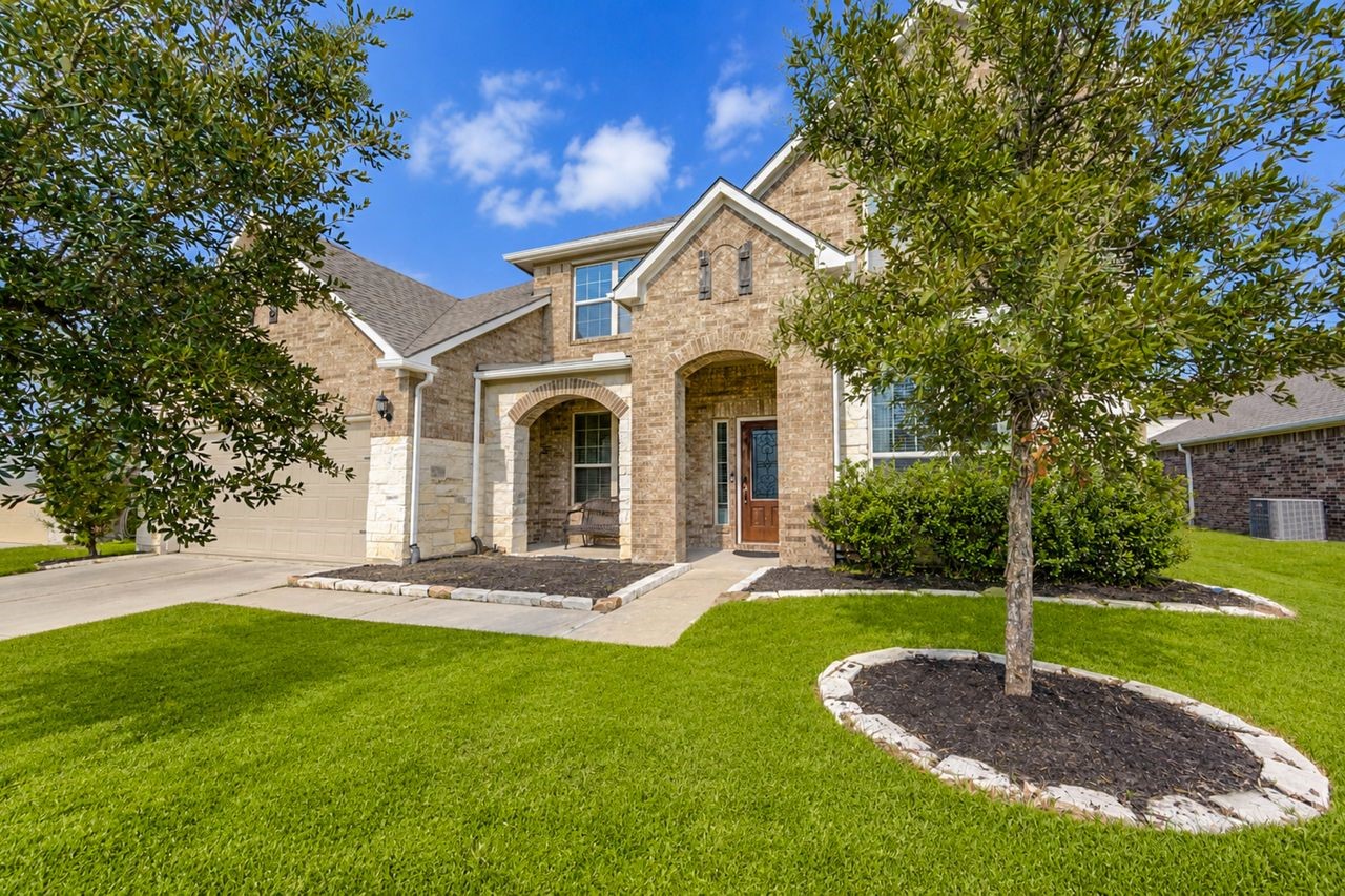 24506 Raven Cliff Falls Drive Property Photo 4