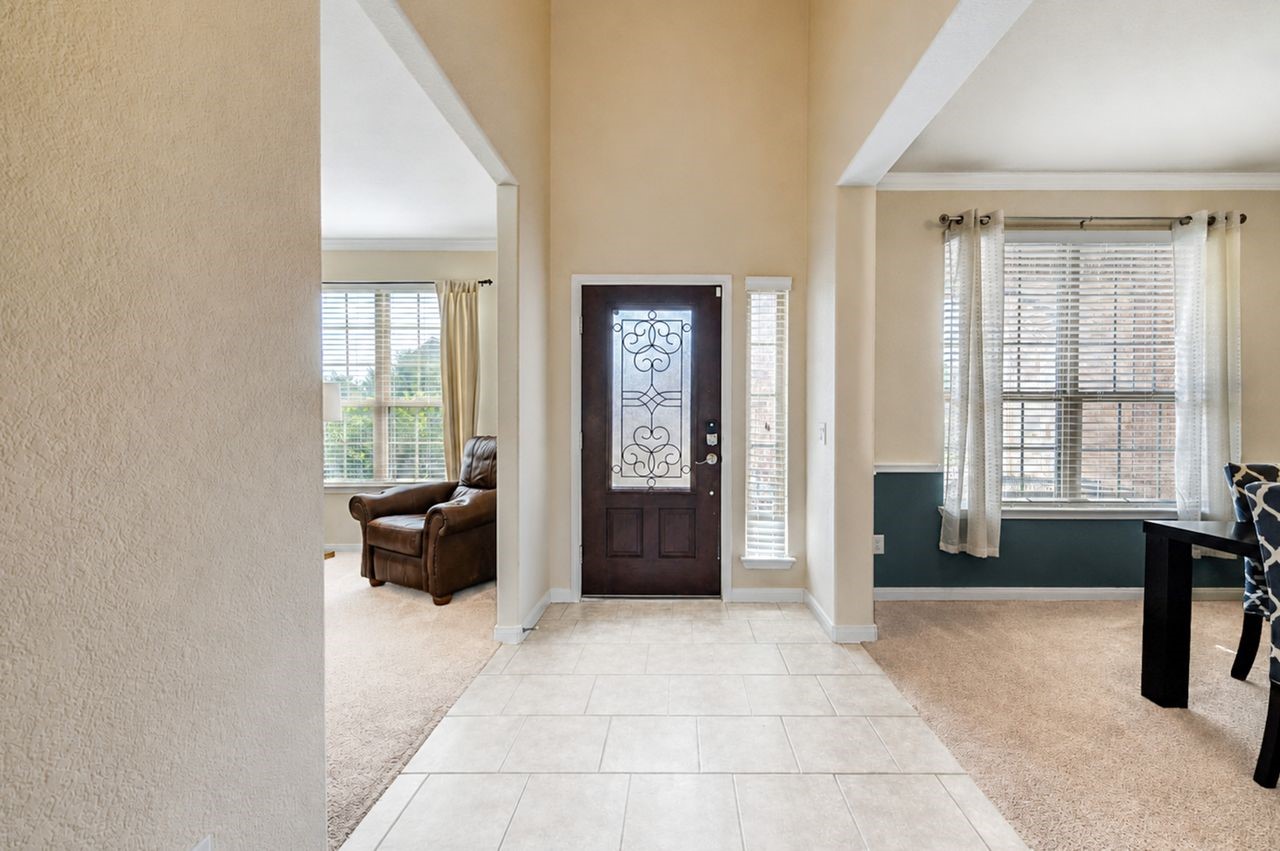 24506 Raven Cliff Falls Drive Property Photo 6