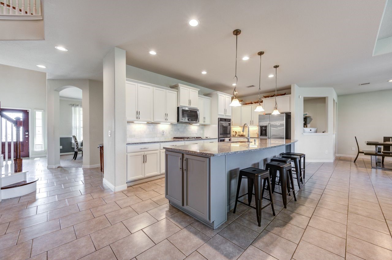 24506 Raven Cliff Falls Drive Property Photo 8