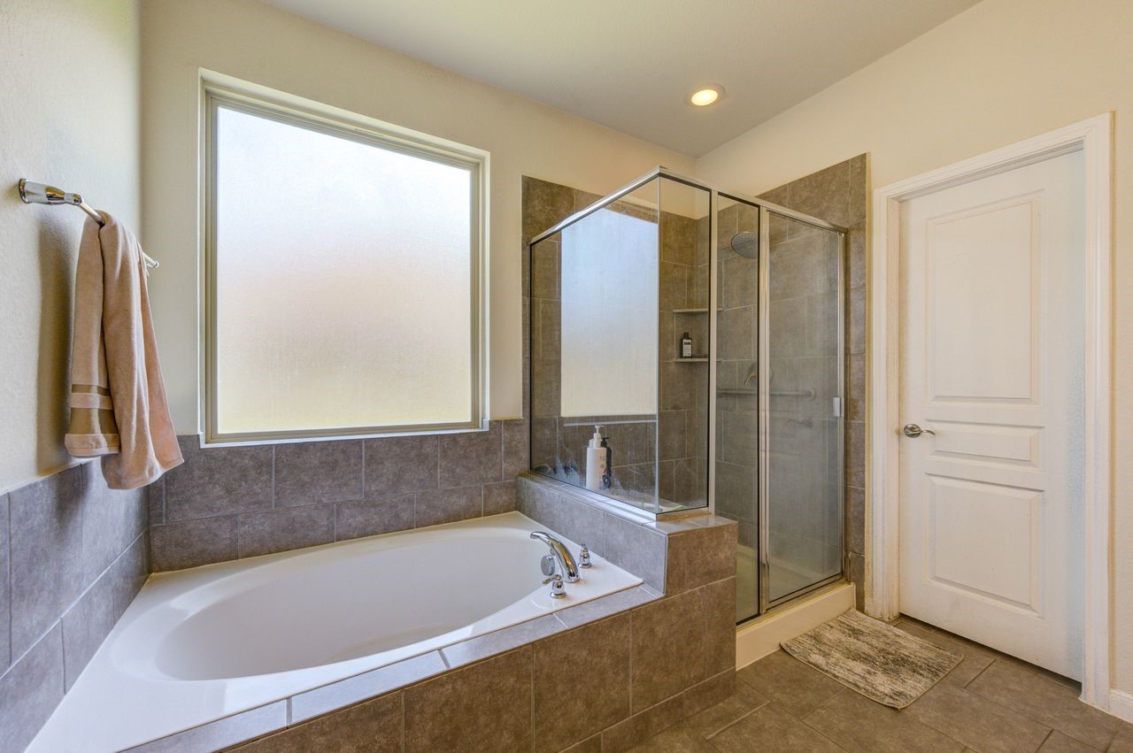 24506 Raven Cliff Falls Drive Property Photo 25