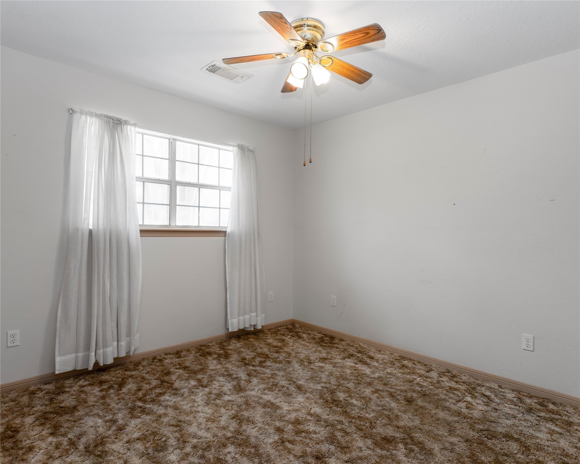 7496 County Road 684c Property Photo 12