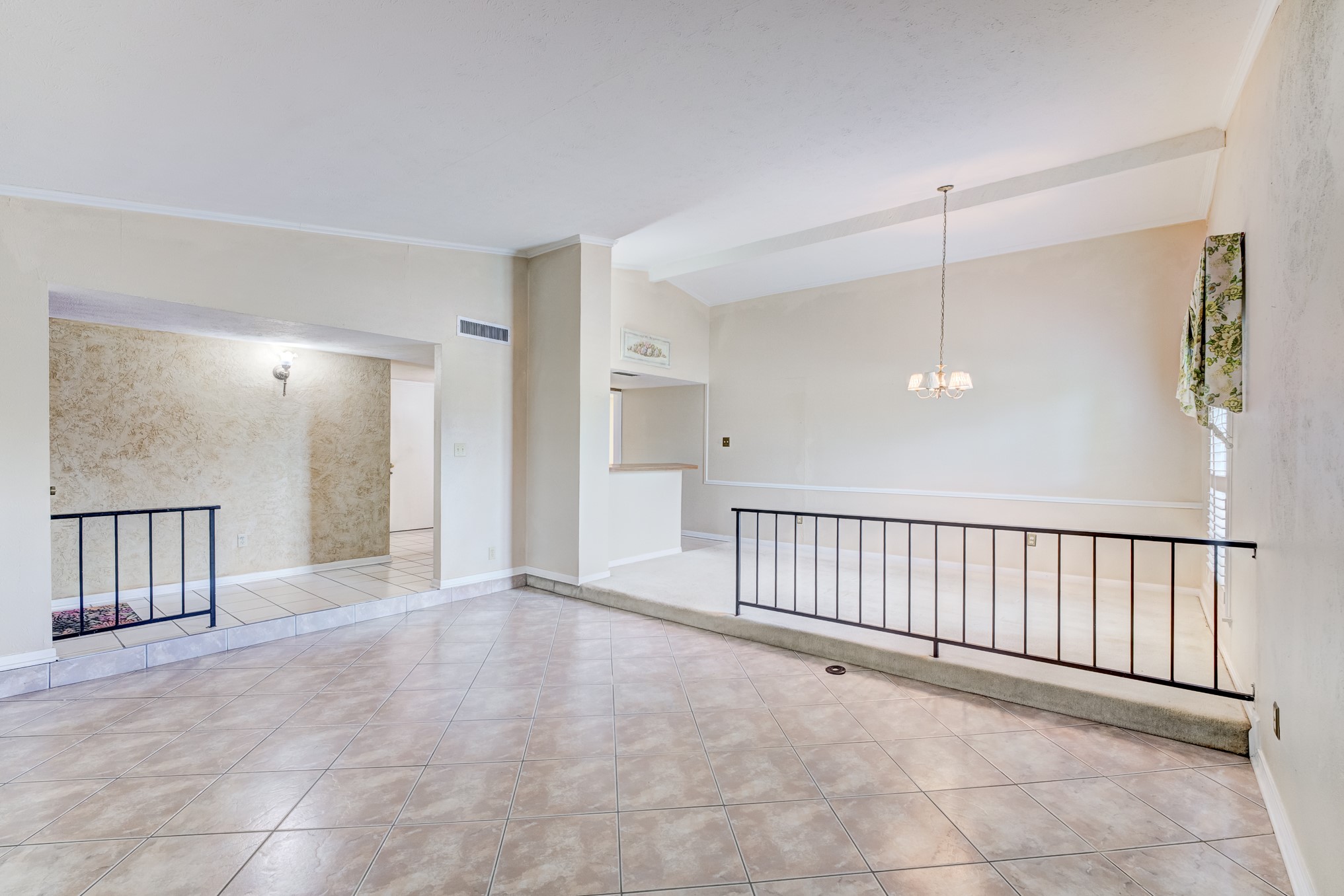 3023 Quail Valley East Drive Property Photo 8