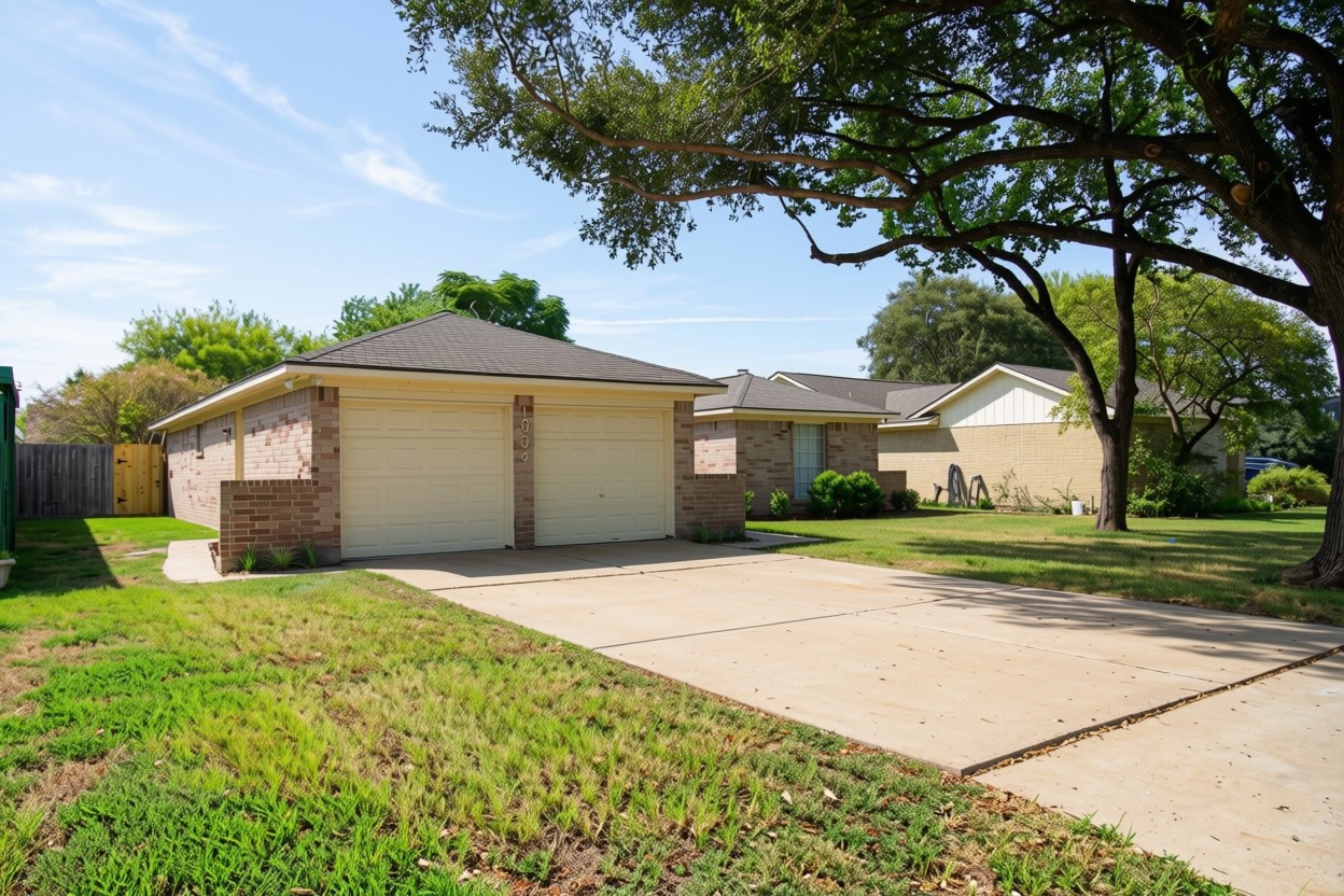 1934 Myrna Lane Property Photo 1