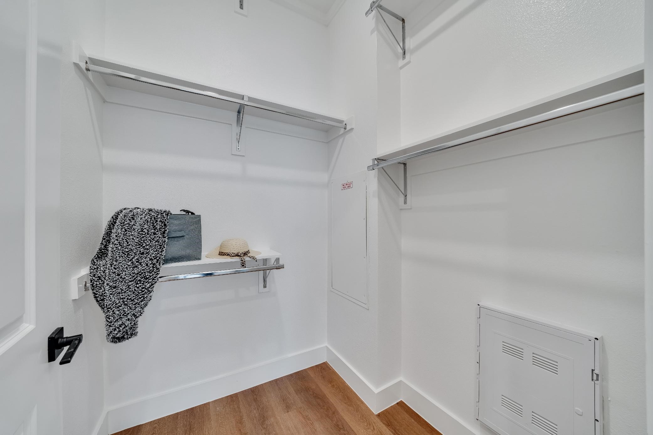 1601-611 Mustang Drive Property Photo 17