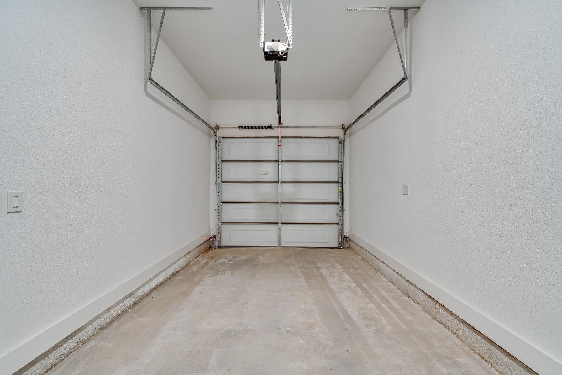 1601-611 Mustang Drive Property Photo 24