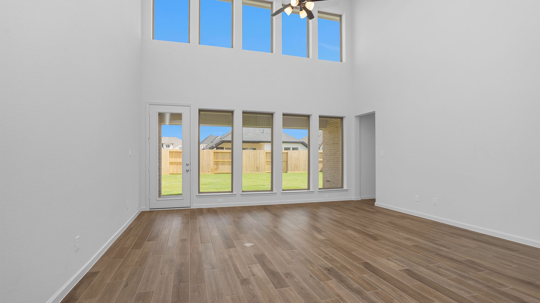 407 Mercury Sky Road Property Photo 6