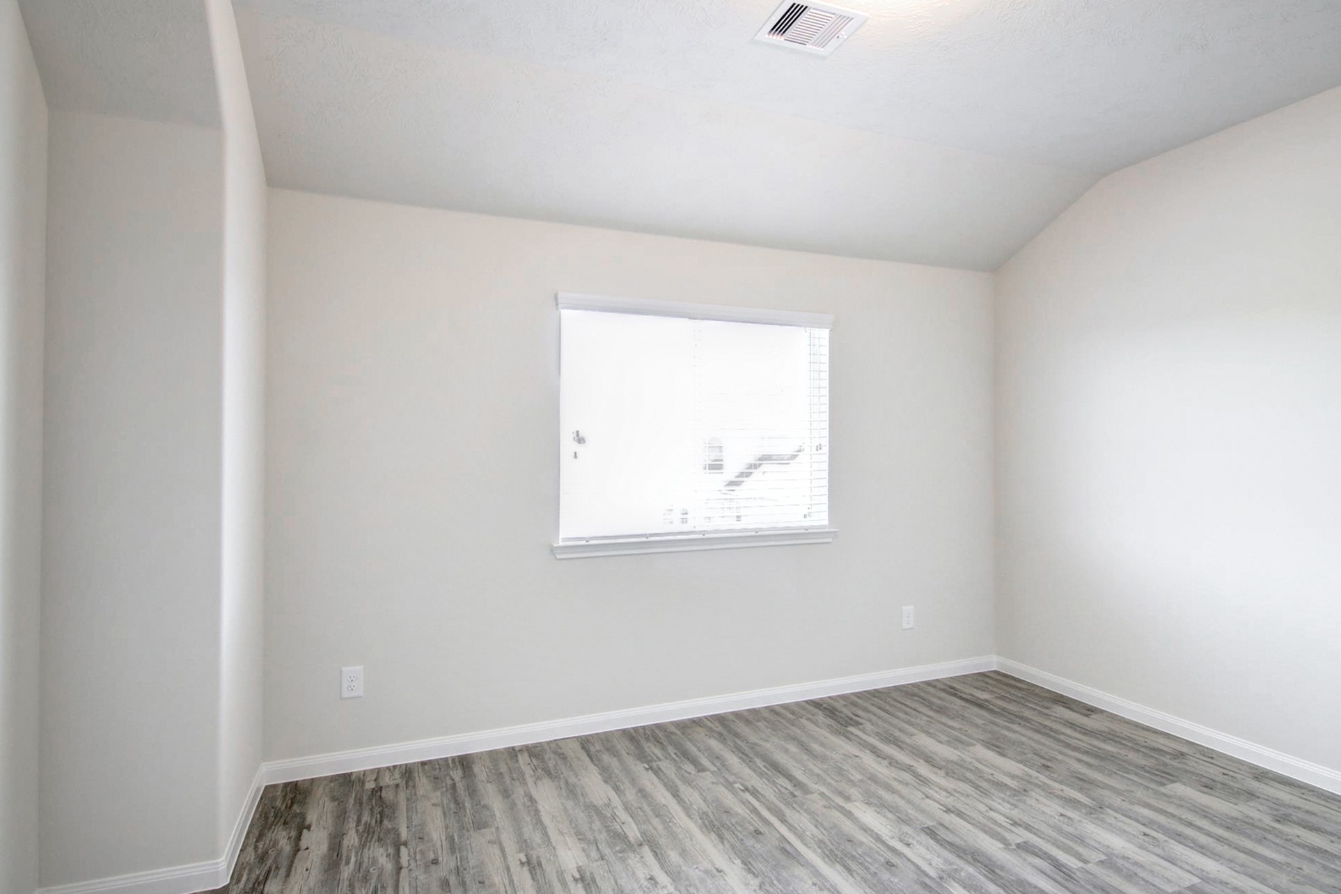 2839 Silver Tree Property Photo 14