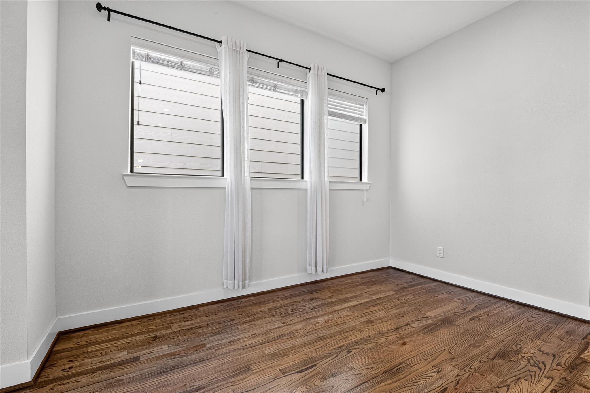 3921 Tulane Oak Drive Property Photo 6