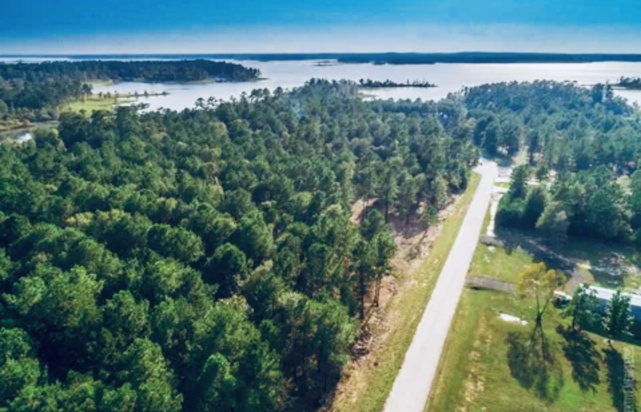 553 Private Road 8356 Property Photo 5