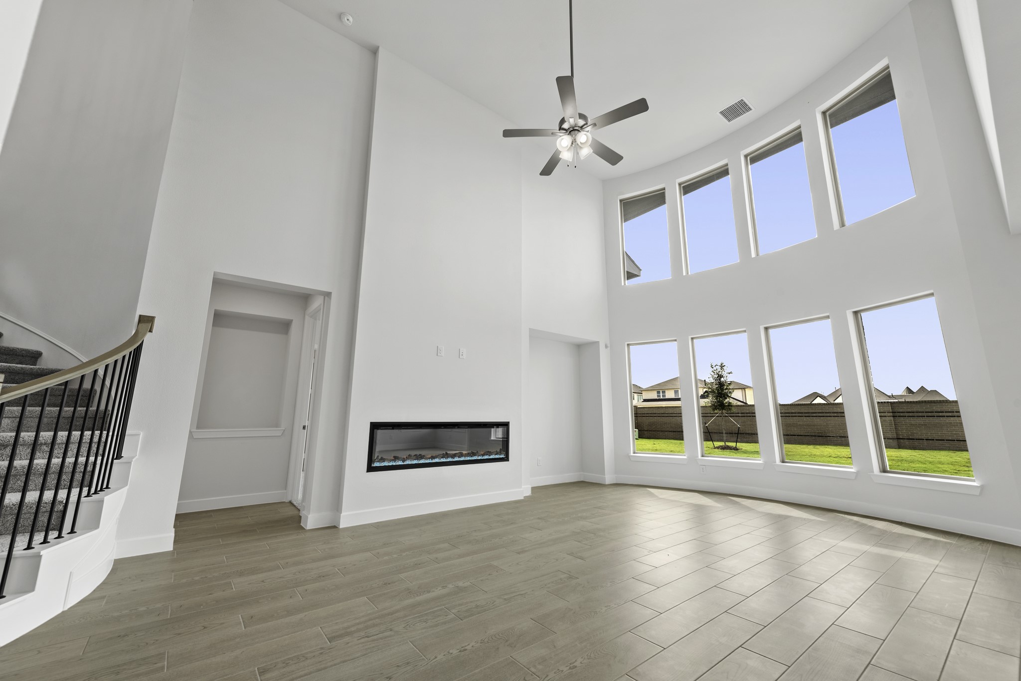 10615 Dina Yellow Drive Property Photo 6
