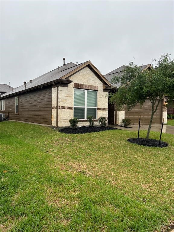 21210 Fox Hillside Way Property Photo 3