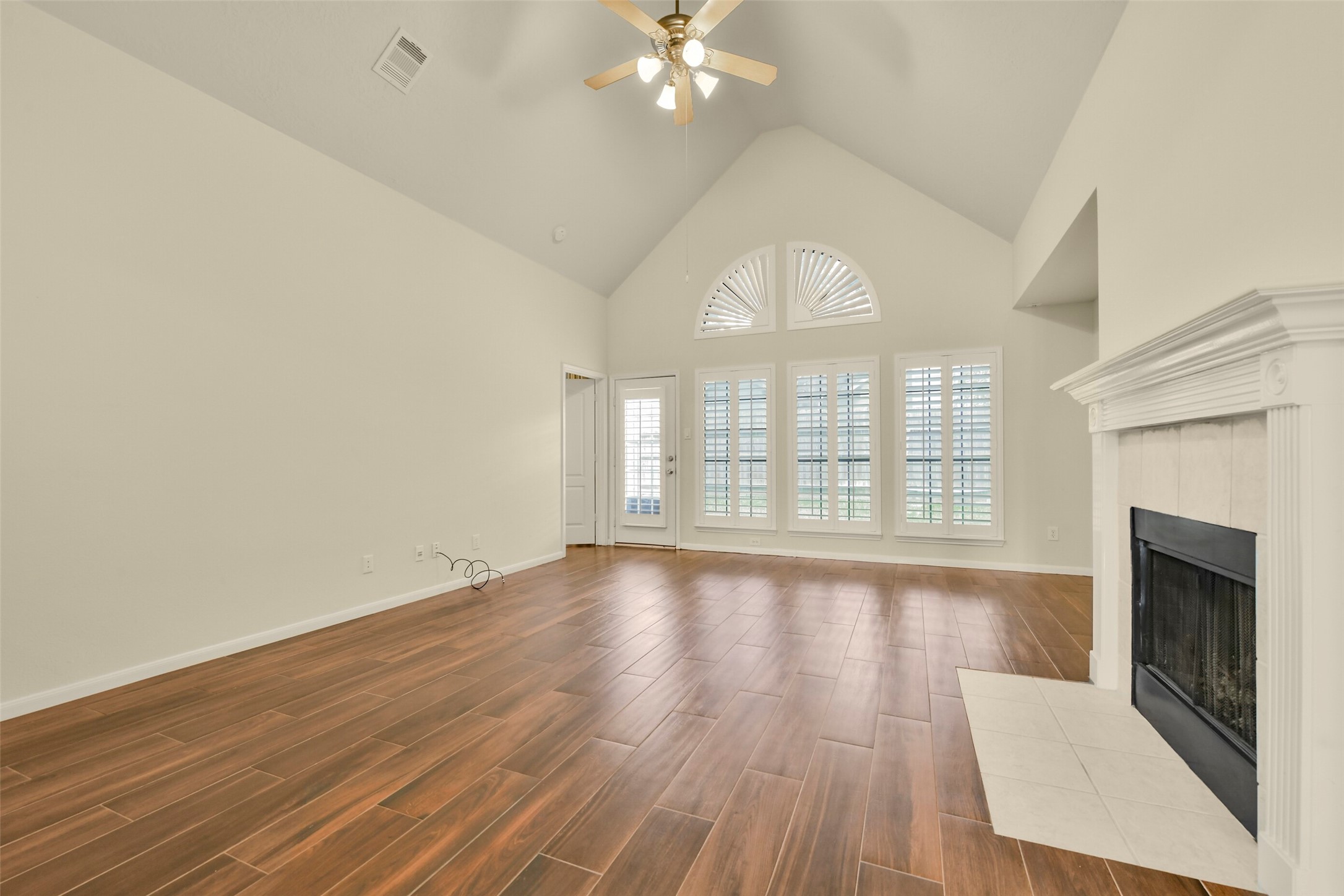 3510 Harbor Pass Lane Property Photo 6