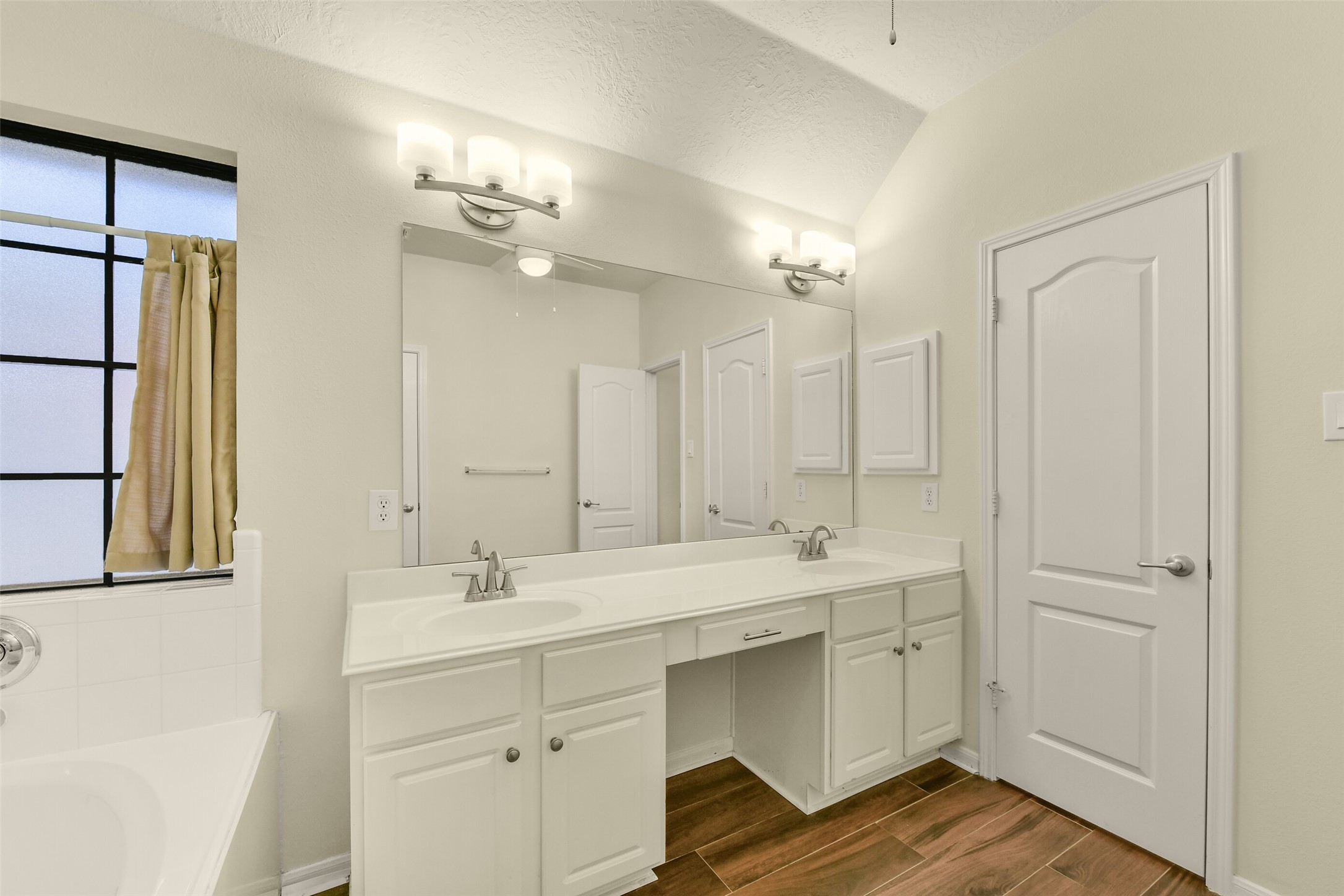 3510 Harbor Pass Lane Property Photo 26