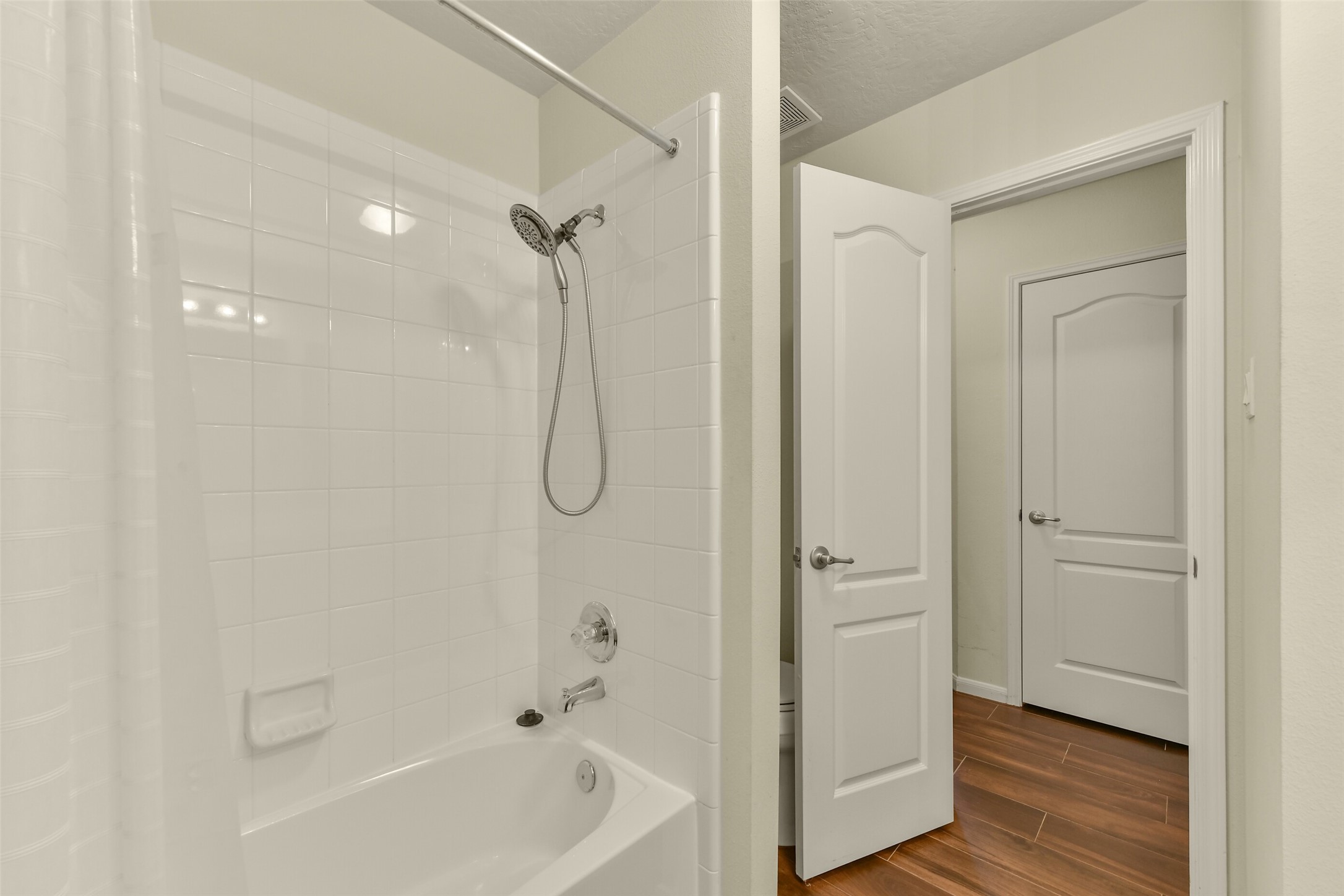 3510 Harbor Pass Lane Property Photo 32