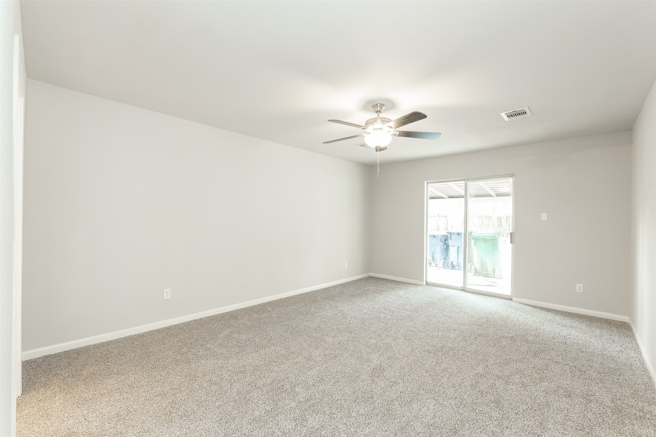 21402 Park Royale Drive Property Photo 10