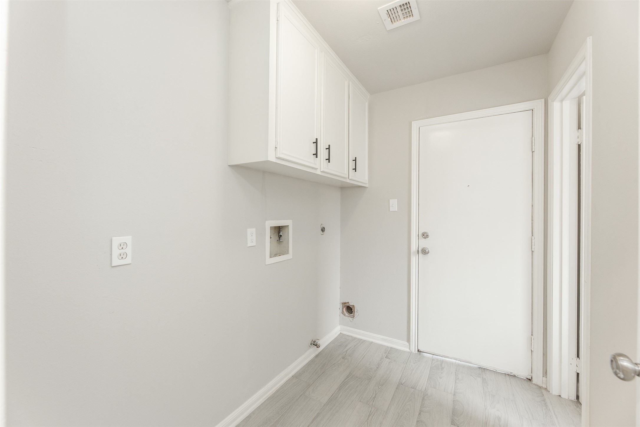 21402 Park Royale Drive Property Photo 15