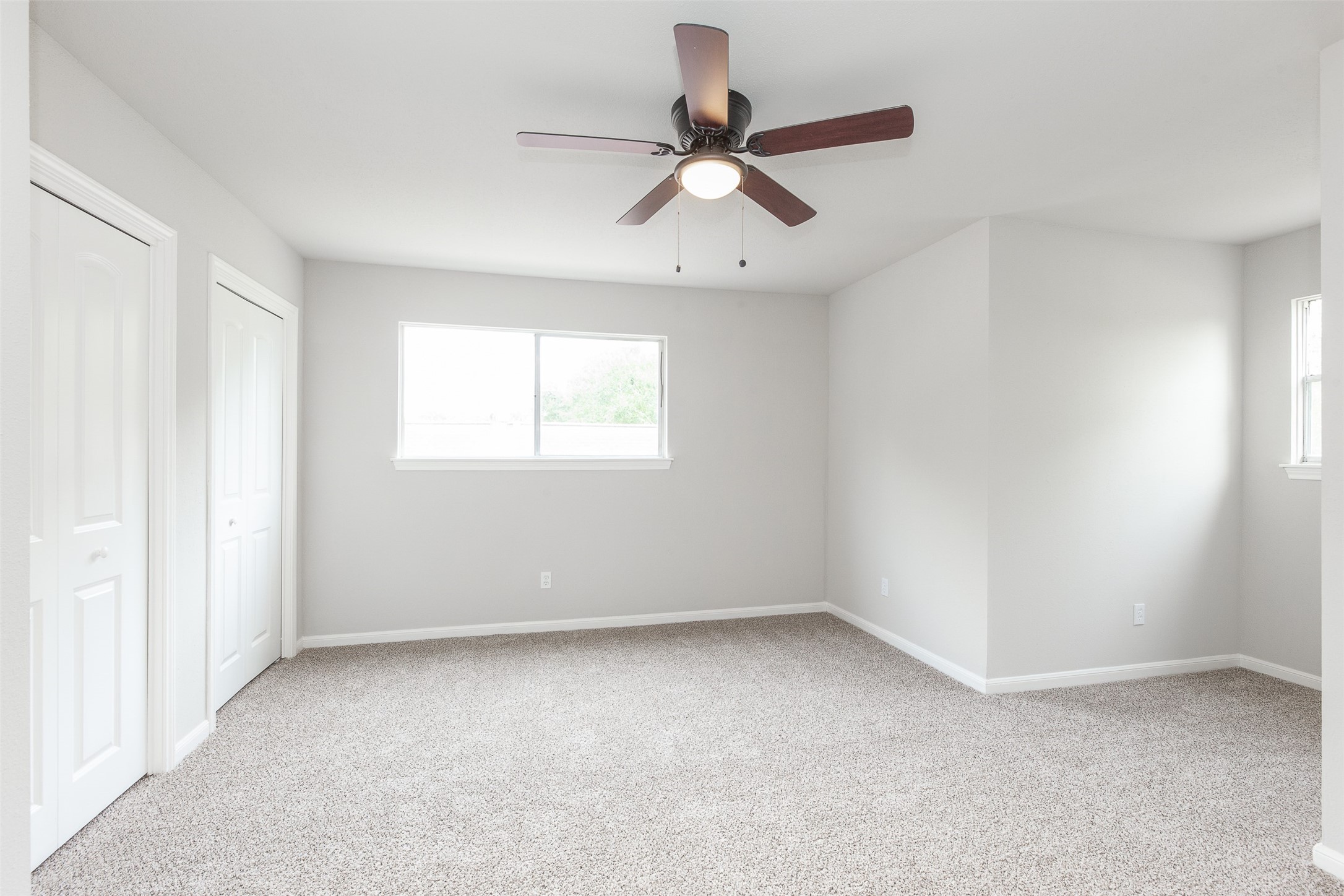 21402 Park Royale Drive Property Photo 17