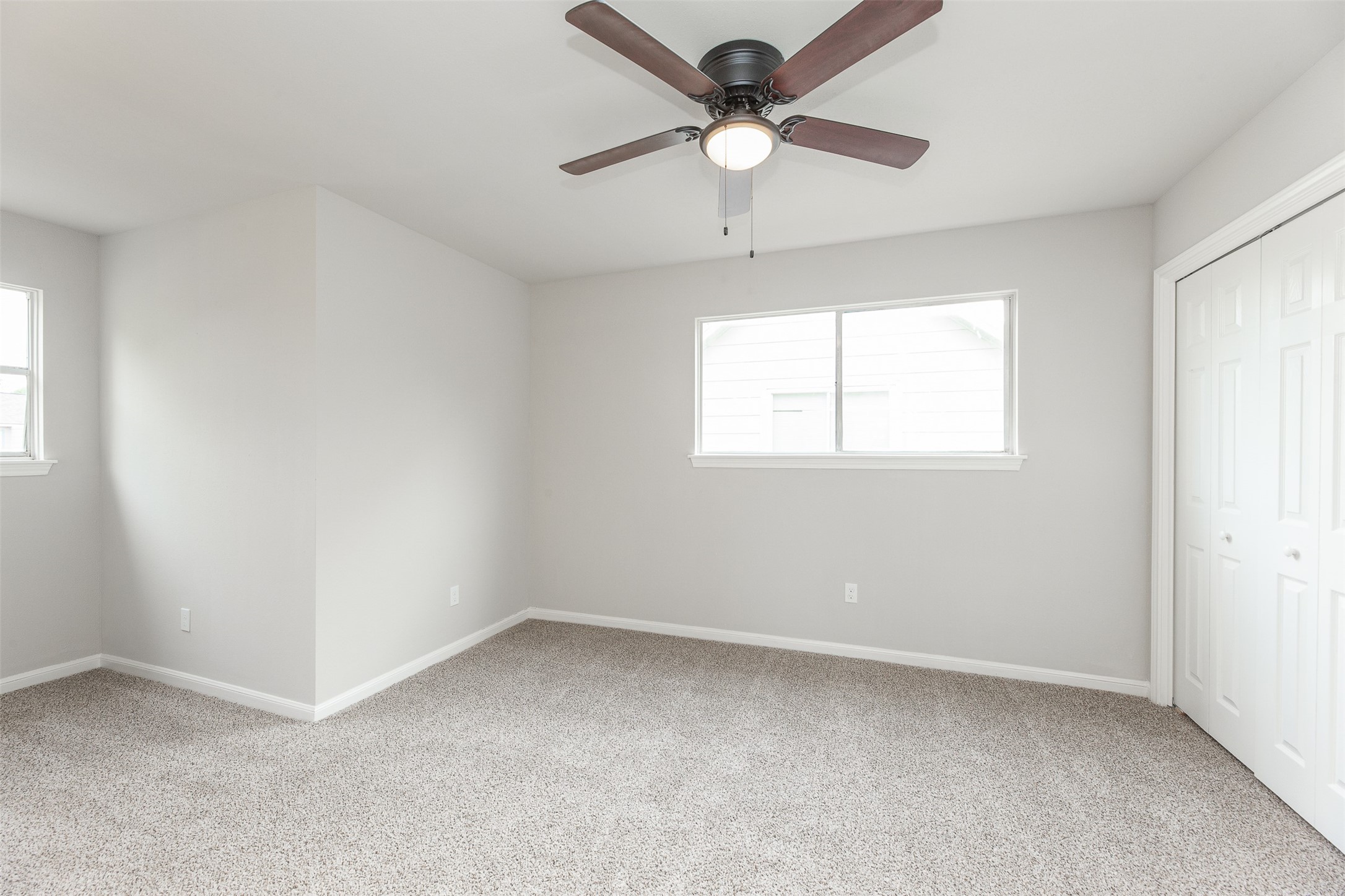 21402 Park Royale Drive Property Photo 18