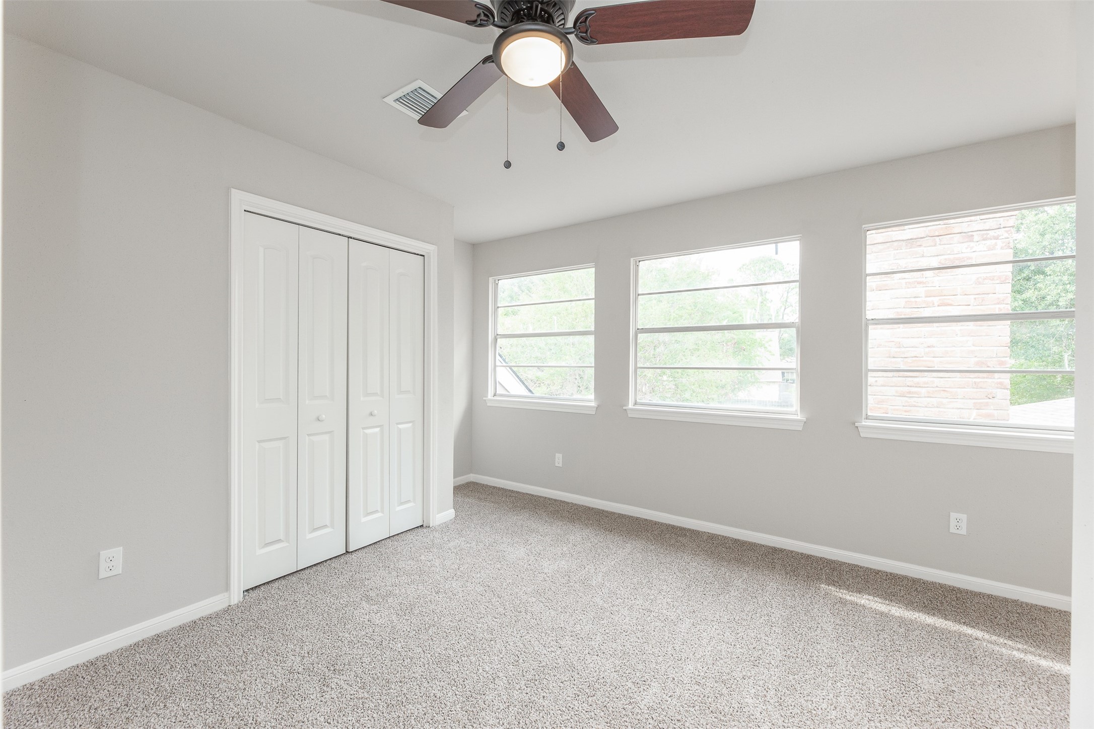 21402 Park Royale Drive Property Photo 19
