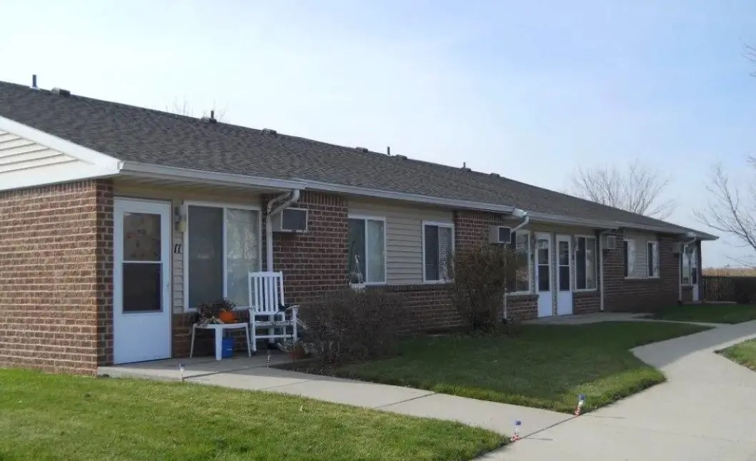 419 Holly Dr Property Photo 3