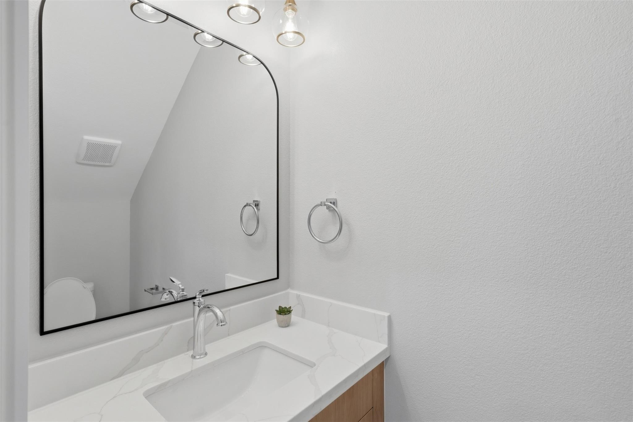 5034 Mallow St A B Property Photo 15